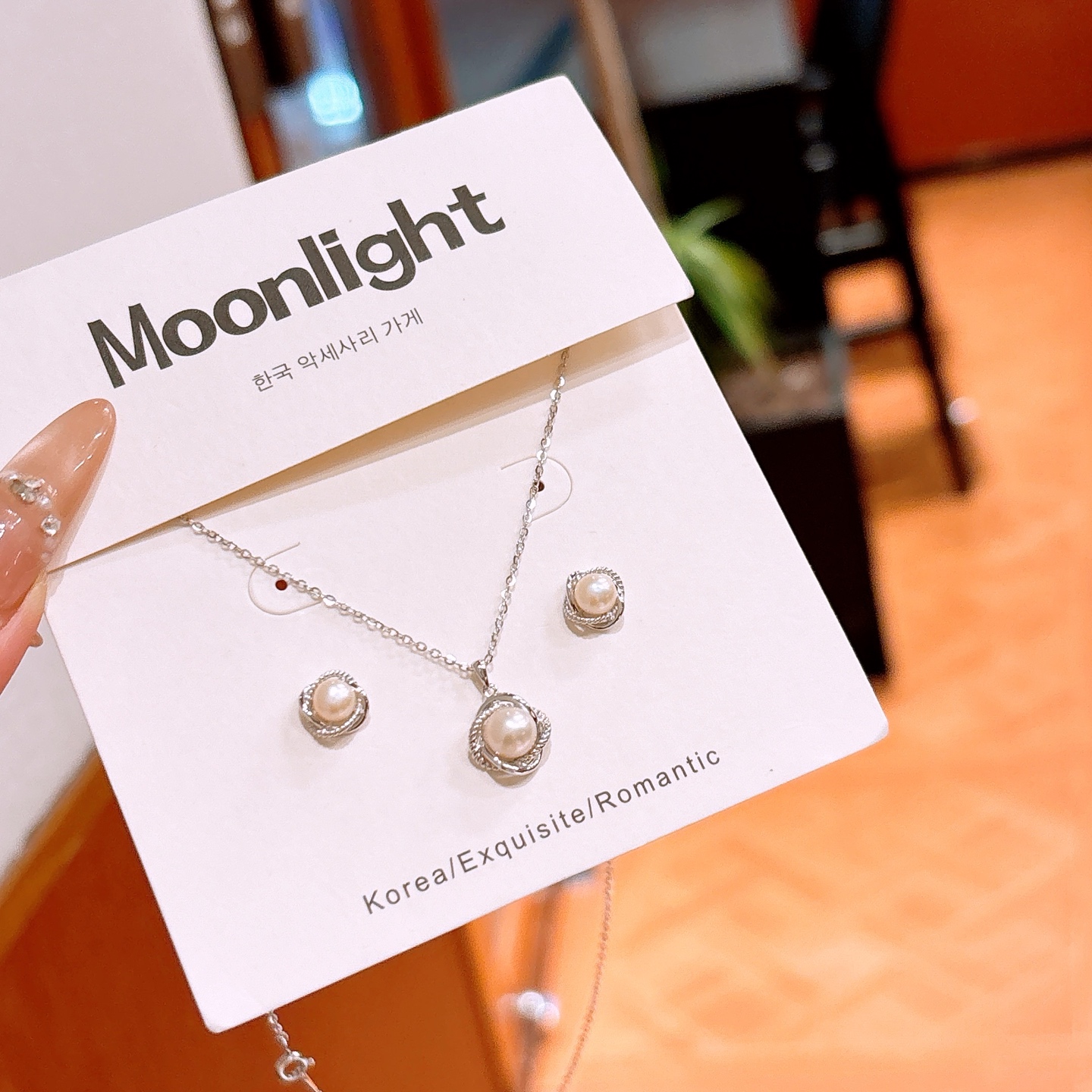 High Polish Silver Earrings & Necklace Set Light Luxury Engagement