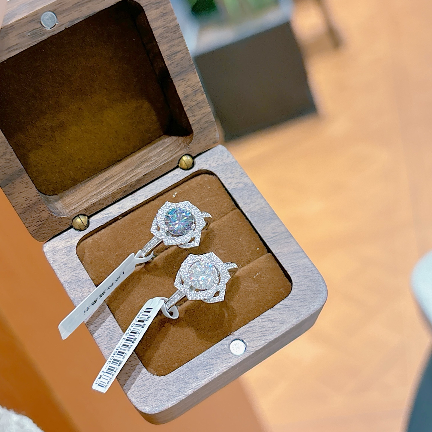 優しいS925スターリングシルバーモアッサナイトリングシルバー 父の日