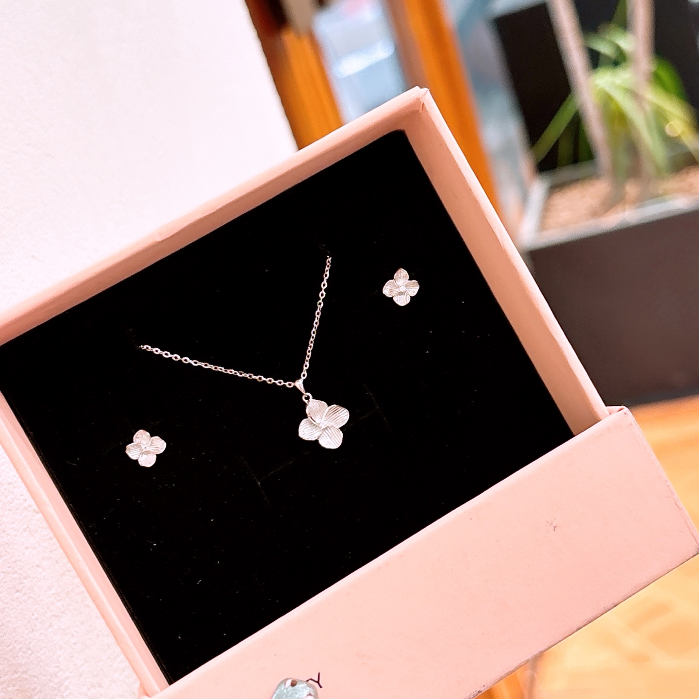 Hypoallergenic Silver Earrings & Necklace Set Premium Travel Gold