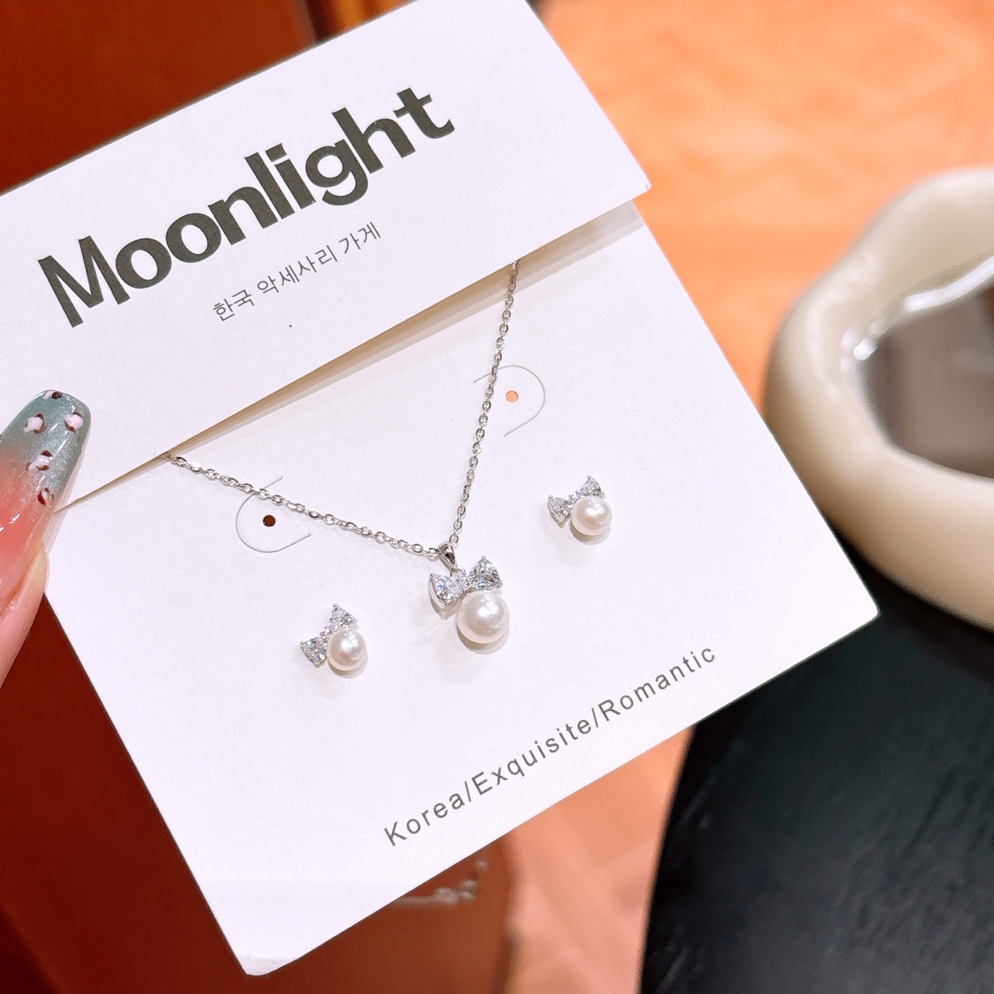 High Polish Silver Earrings & Necklace Set Gentle Mother's Birthday