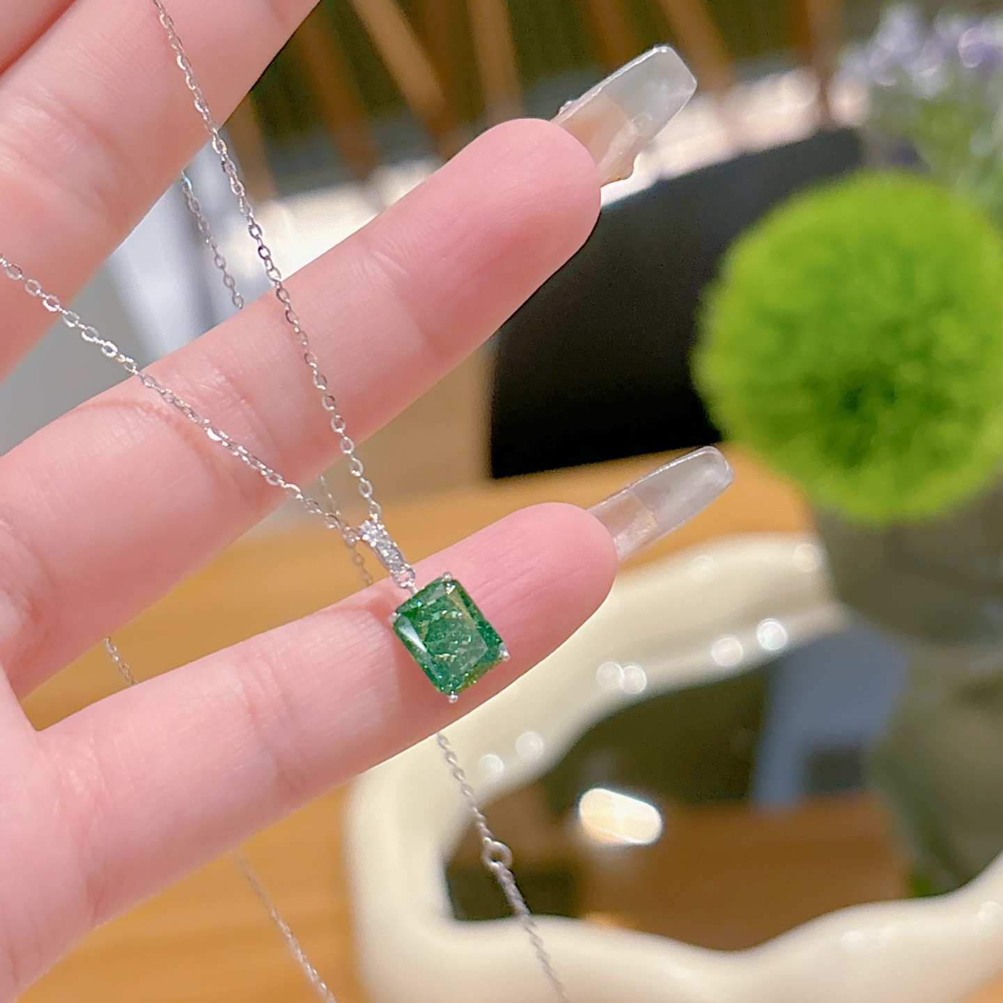 知性的ファインシルバーハイカーボンダイヤネックレスシルバー 誕生日