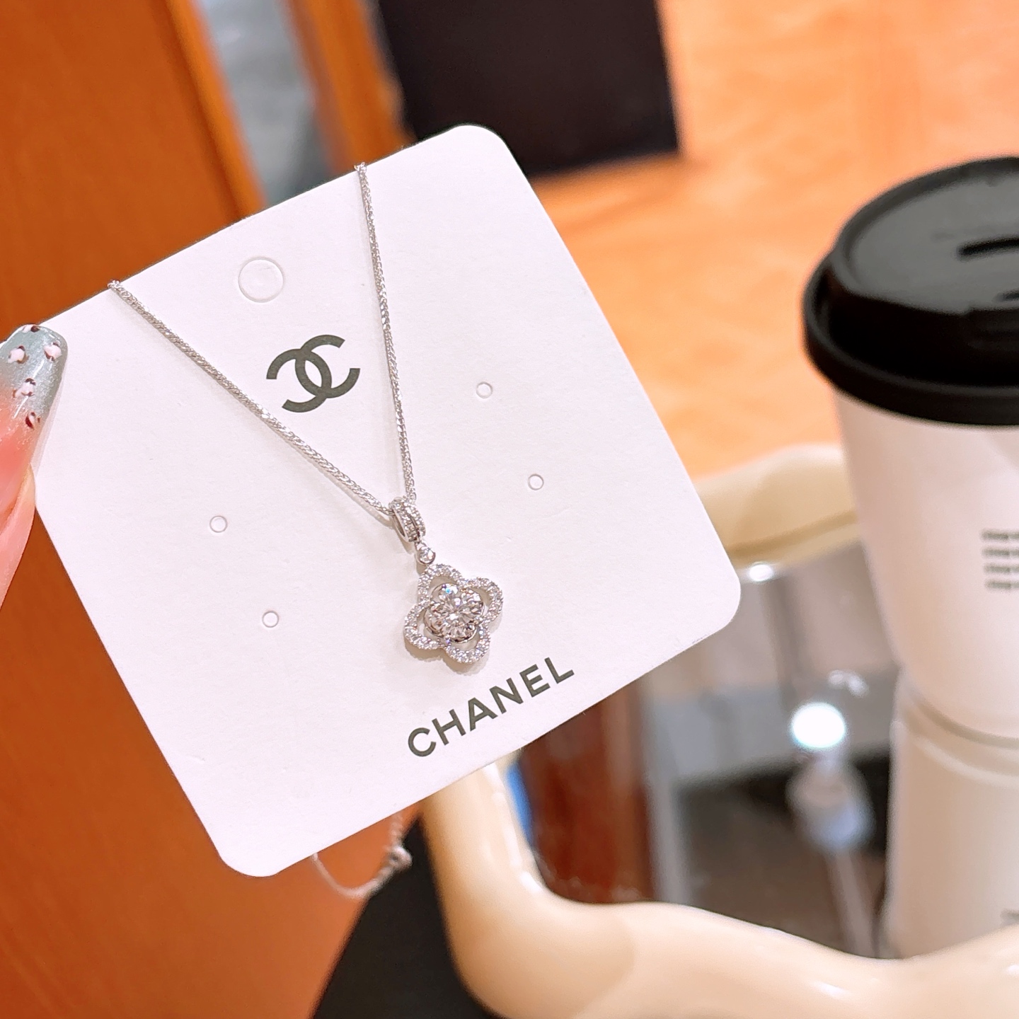 可愛いファインシルバーモアッサナイトネックレスゴールド 先生の日