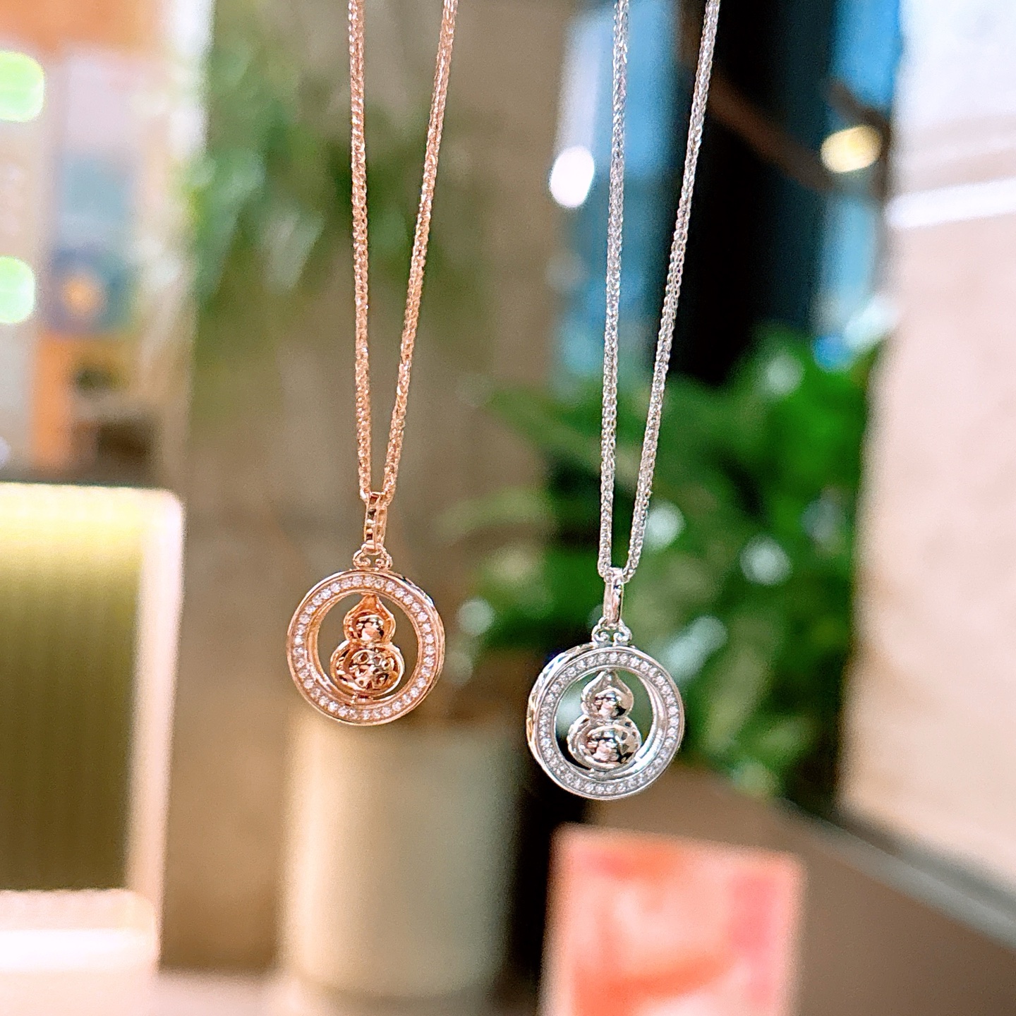 知性的高品質シルバーネックレスゴールド 新築祝い