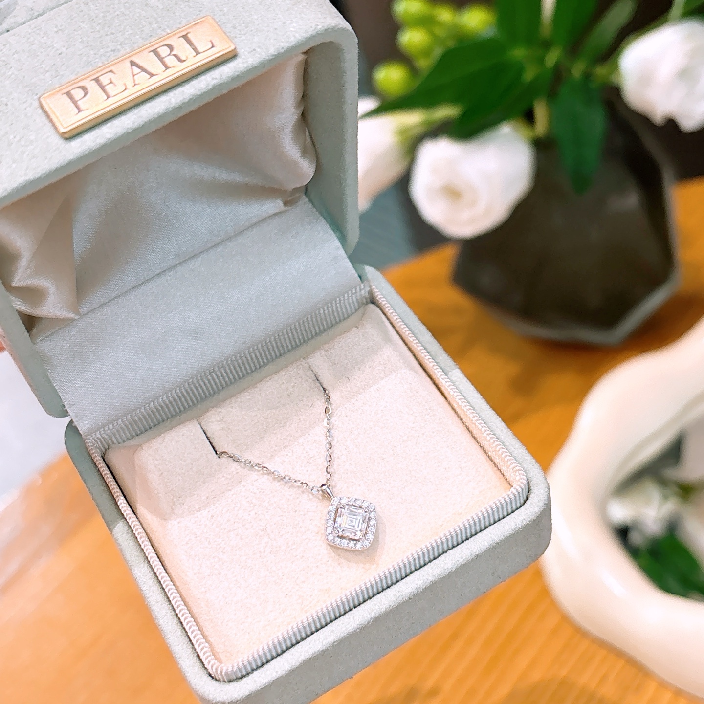 軽やかファインシルバーモアッサナイトネックレスシルバー 新年