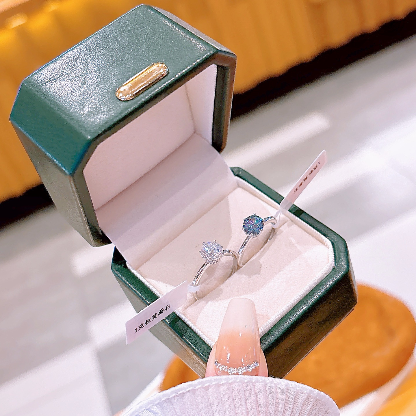 甘いニッケル無添加銀モアッサナイトリングゴールド パーティー