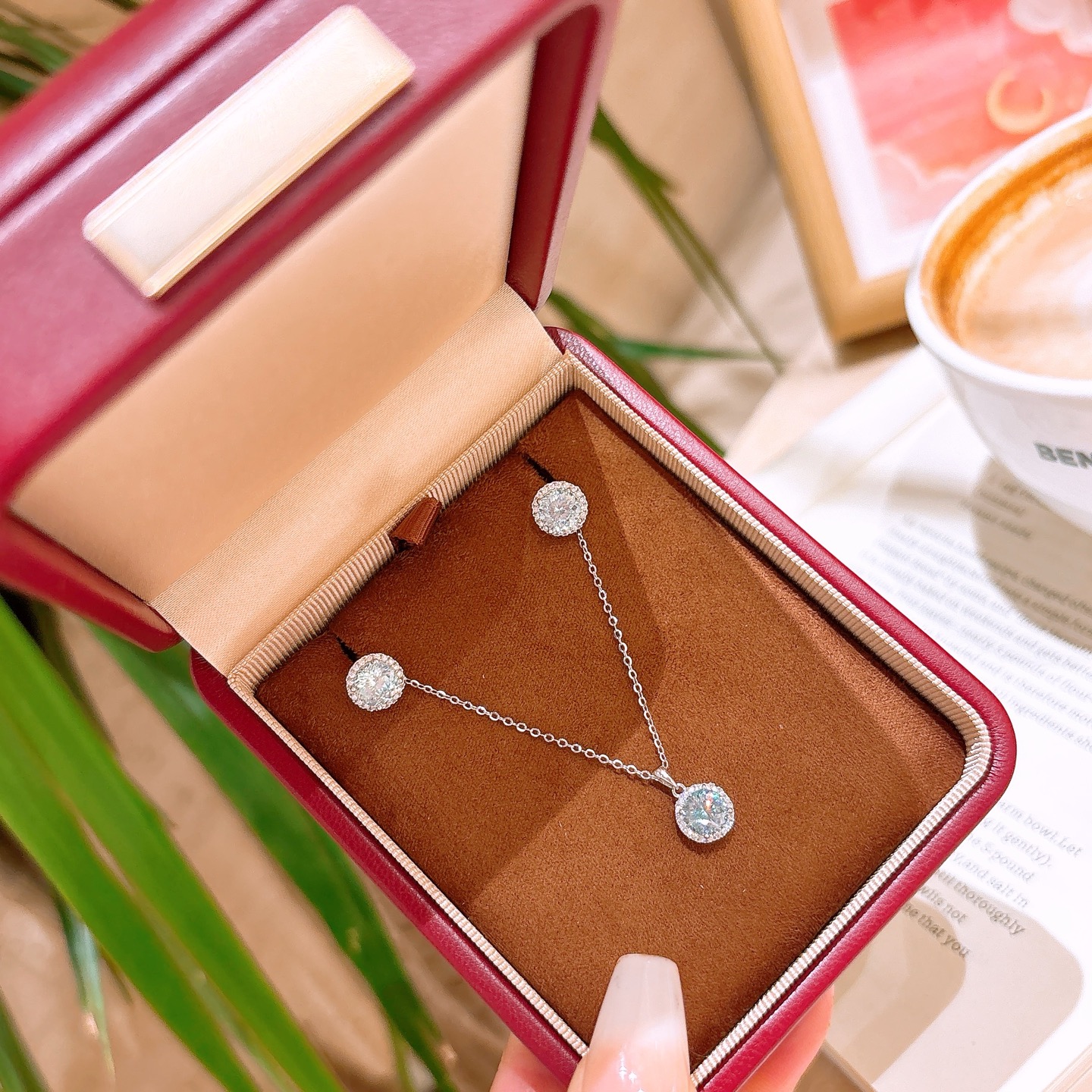 High Polish Silver Earrings & Necklace Set Lively Annual Party Gold