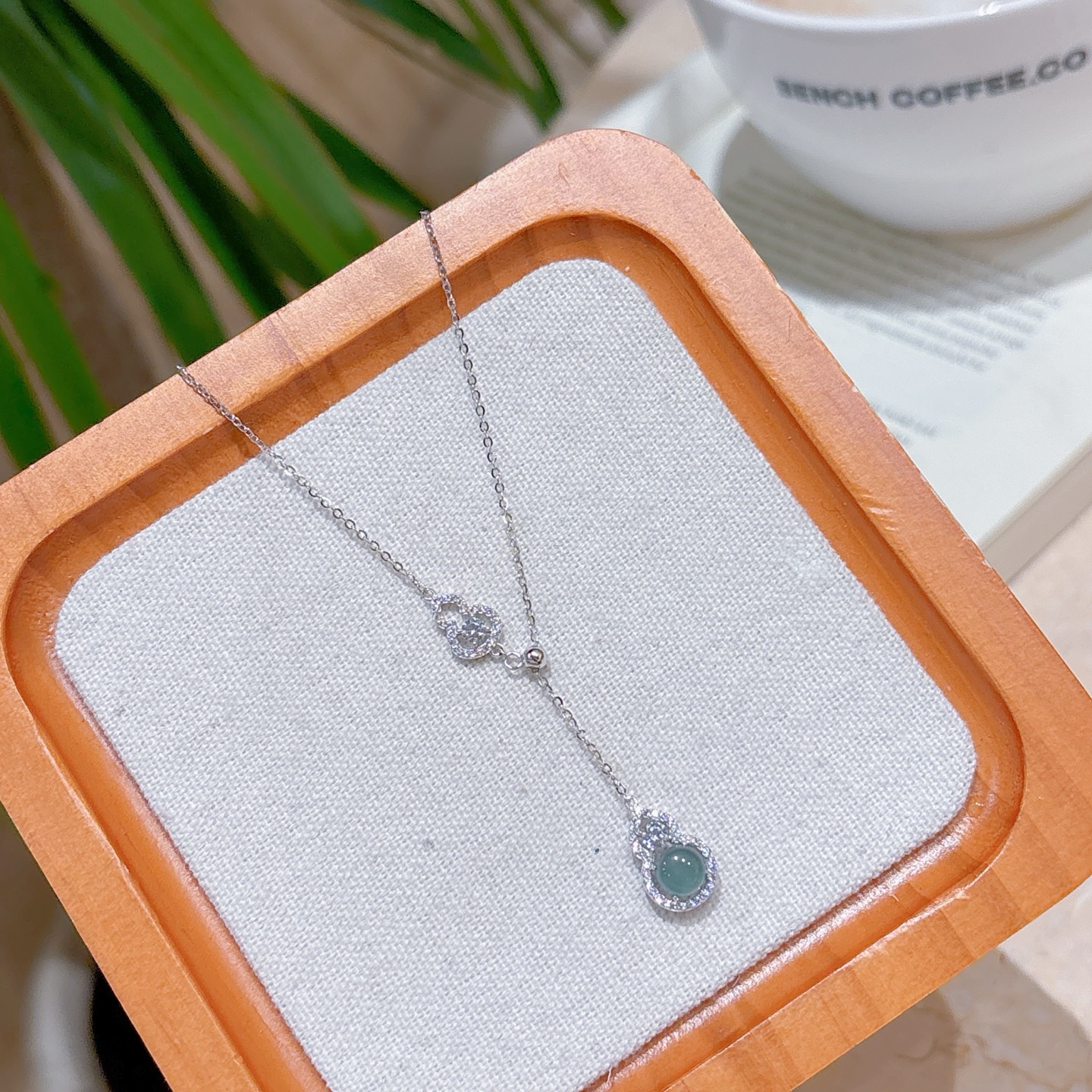 Hypoallergenic Silver Jadeite Necklace Light Luxury Workplace Gold