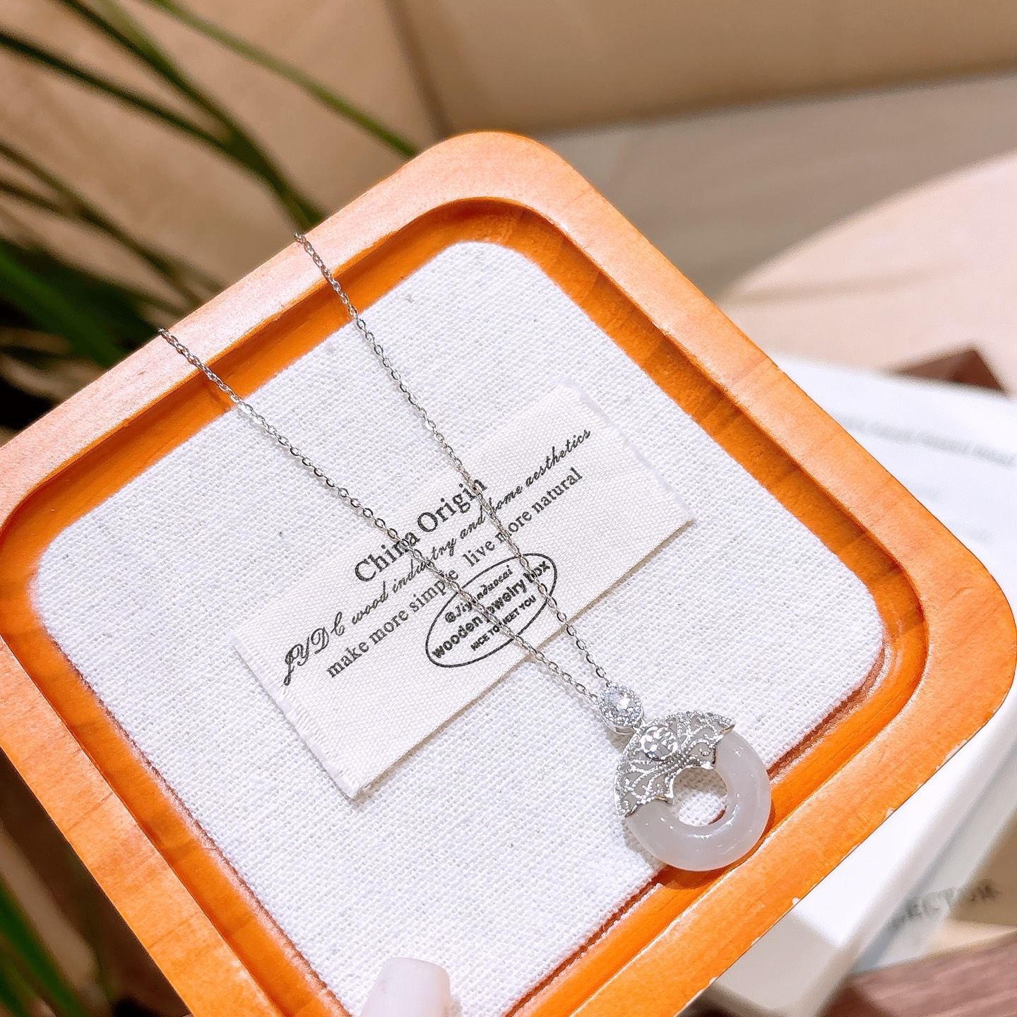 Solid Silver Hetian Jade Necklace Sweet & Cool Workplace Gold