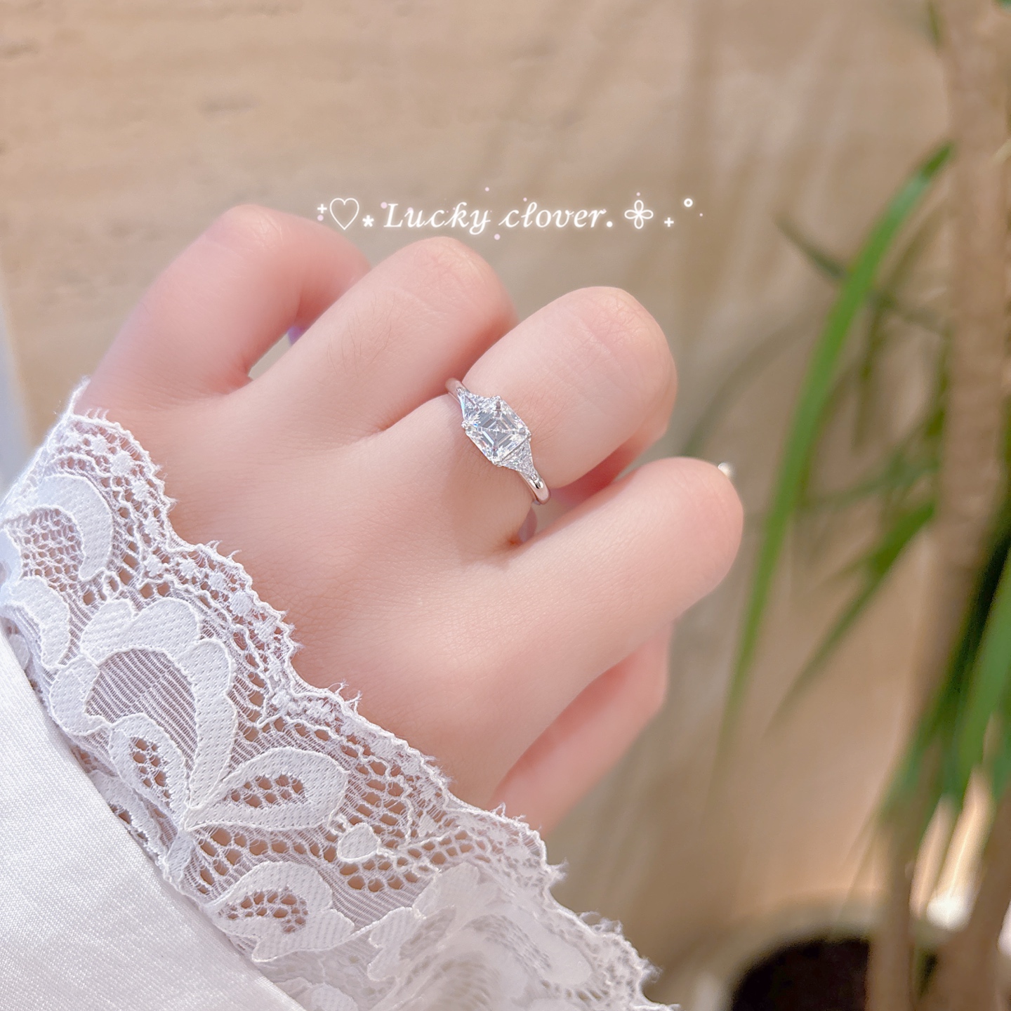 甘辛ファインシルバーモアッサナイトリングゴールド パーティー