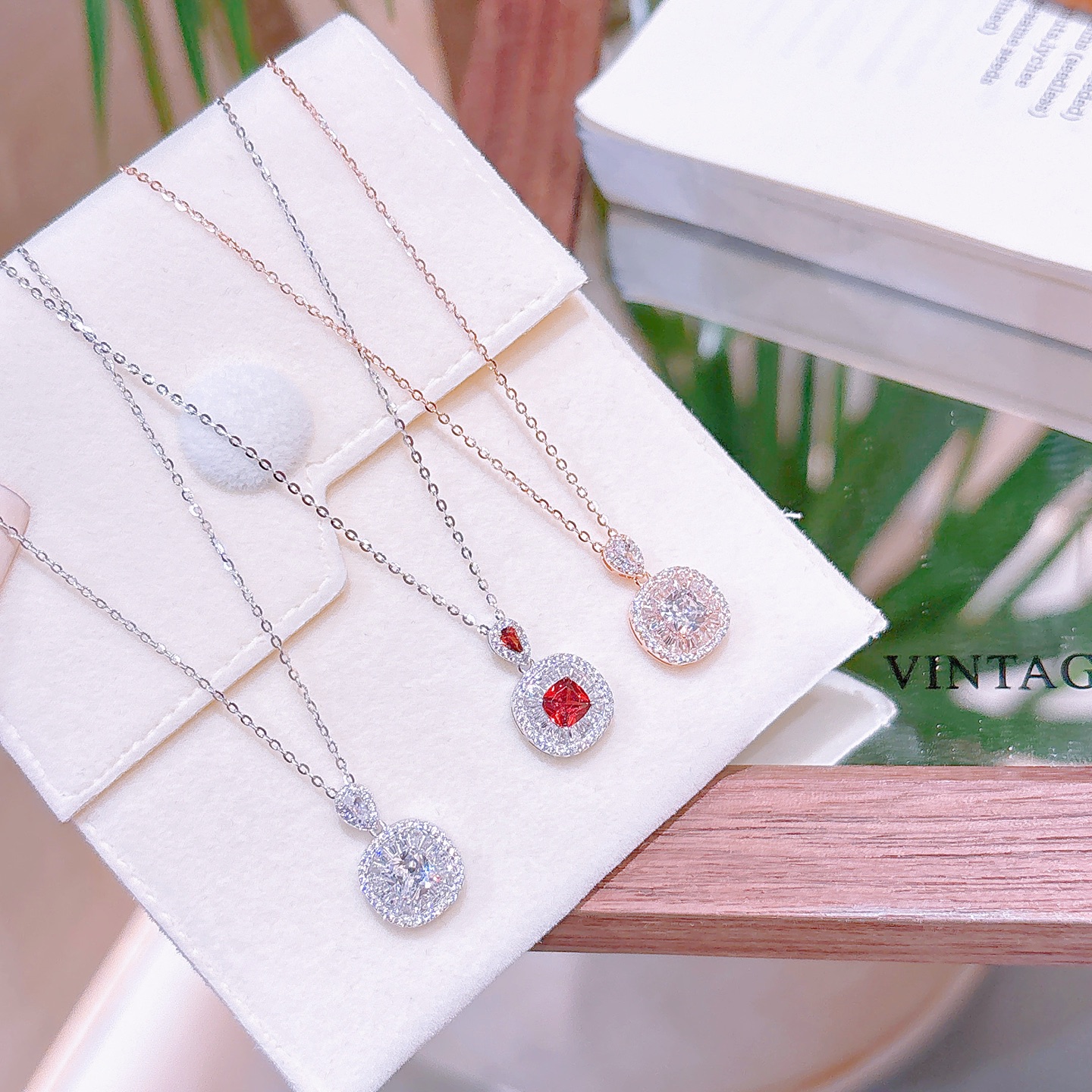 Fine Silver Necklace Intellectual Party Gold