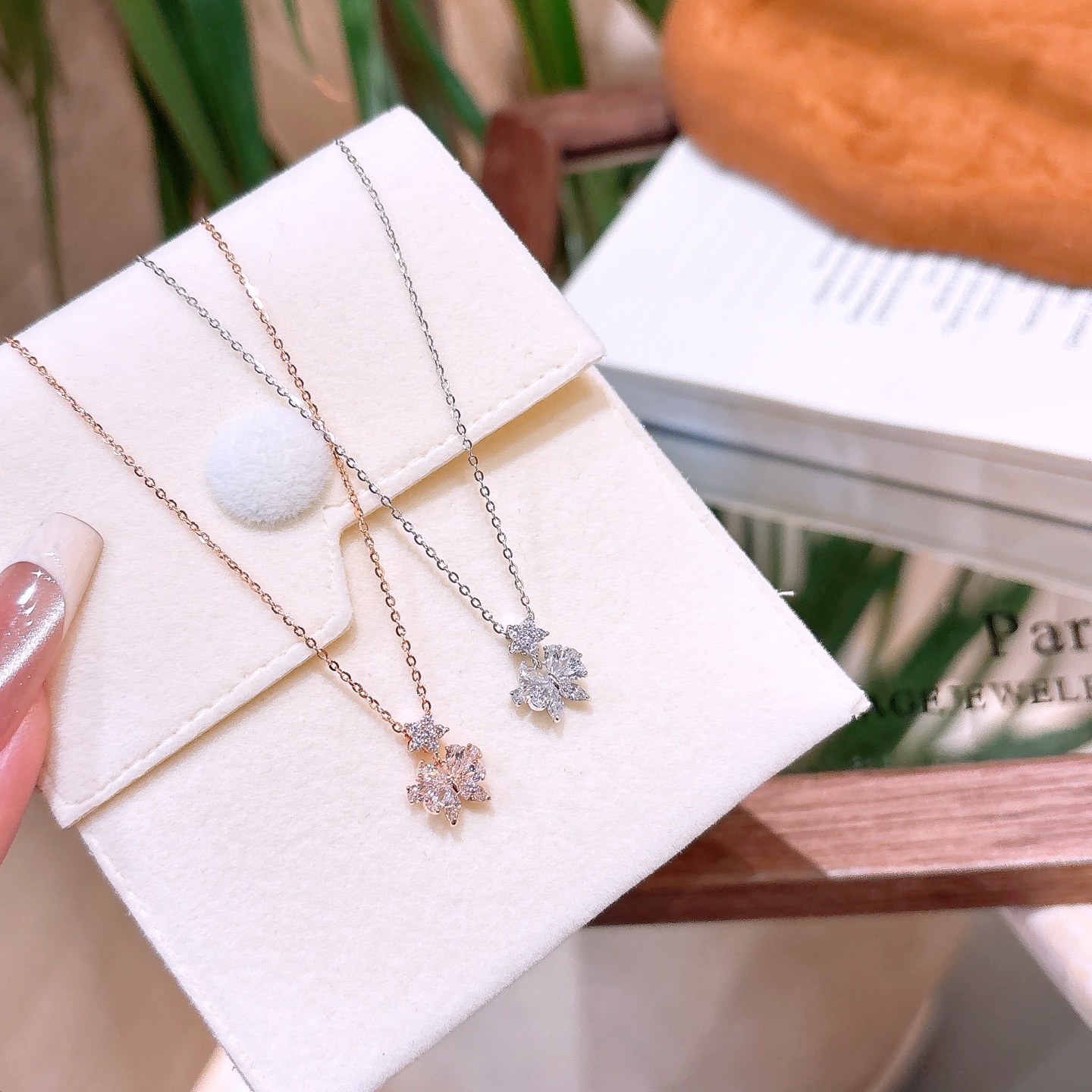 Hochglanzpoliertes Silber Kette Leichter Luxus Standesamt Gold