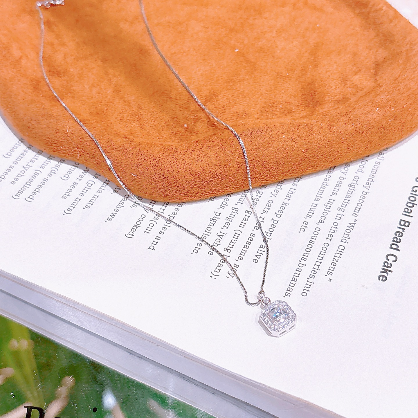 軽やか高品質シルバーモアッサナイトネックレスゴールド 旅行