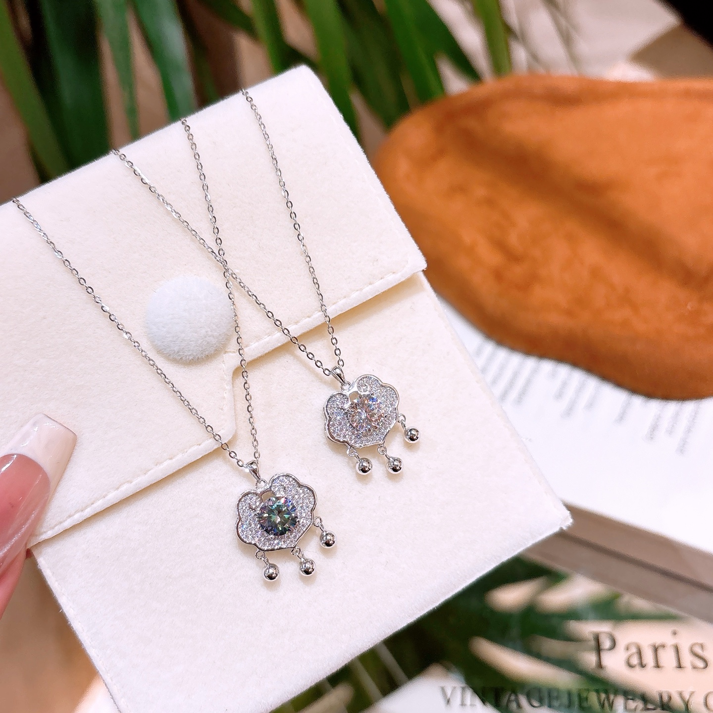 Hypoallergenic Silver Moissanite Necklace Precision Wedding Favor