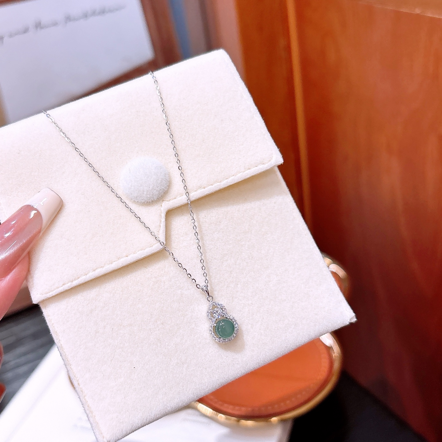 High Polish Silver Jadeite Necklace Intellectual Housewarming Gold