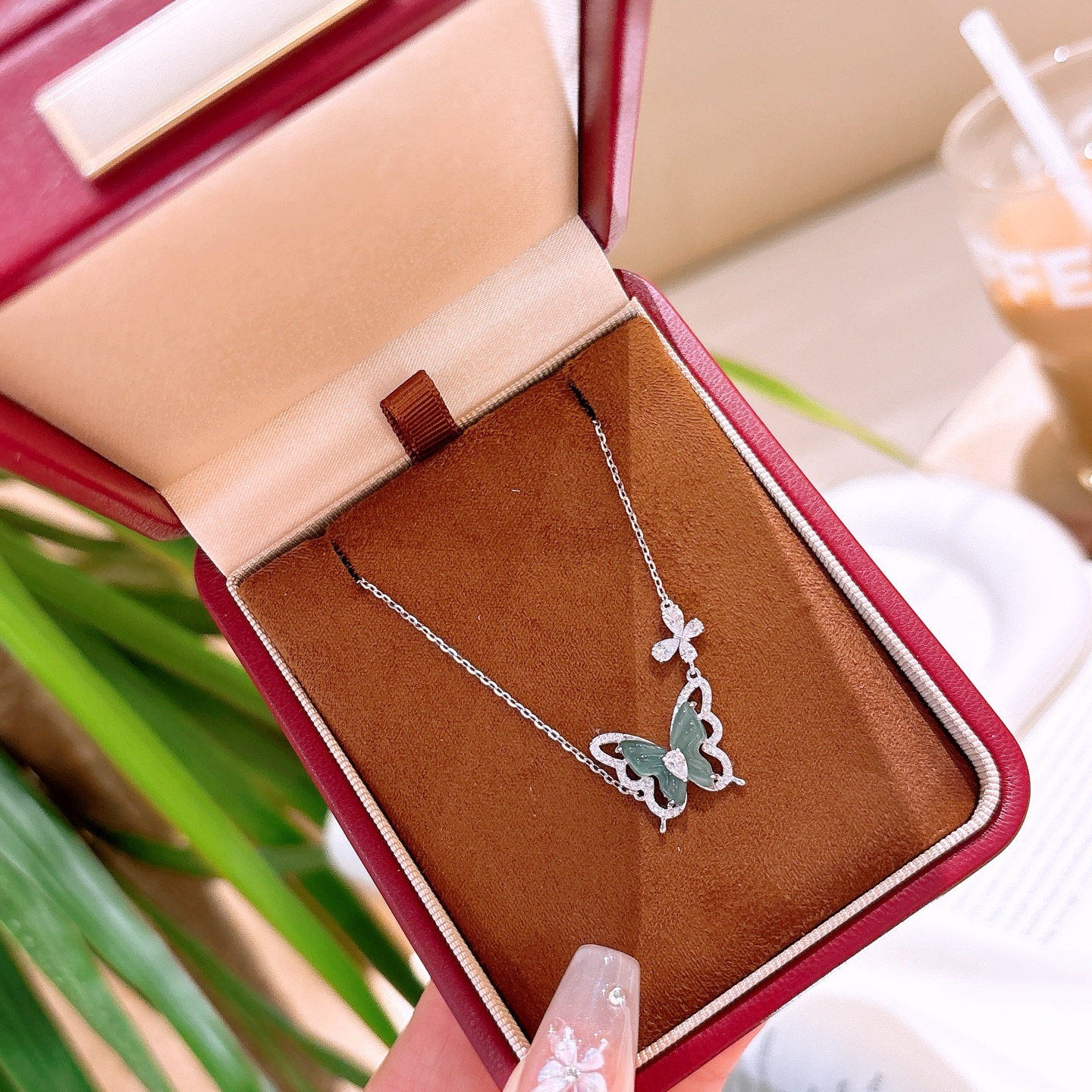 Solid Silver Jadeite Necklace Sweet & Cool Wedding Favor Silver