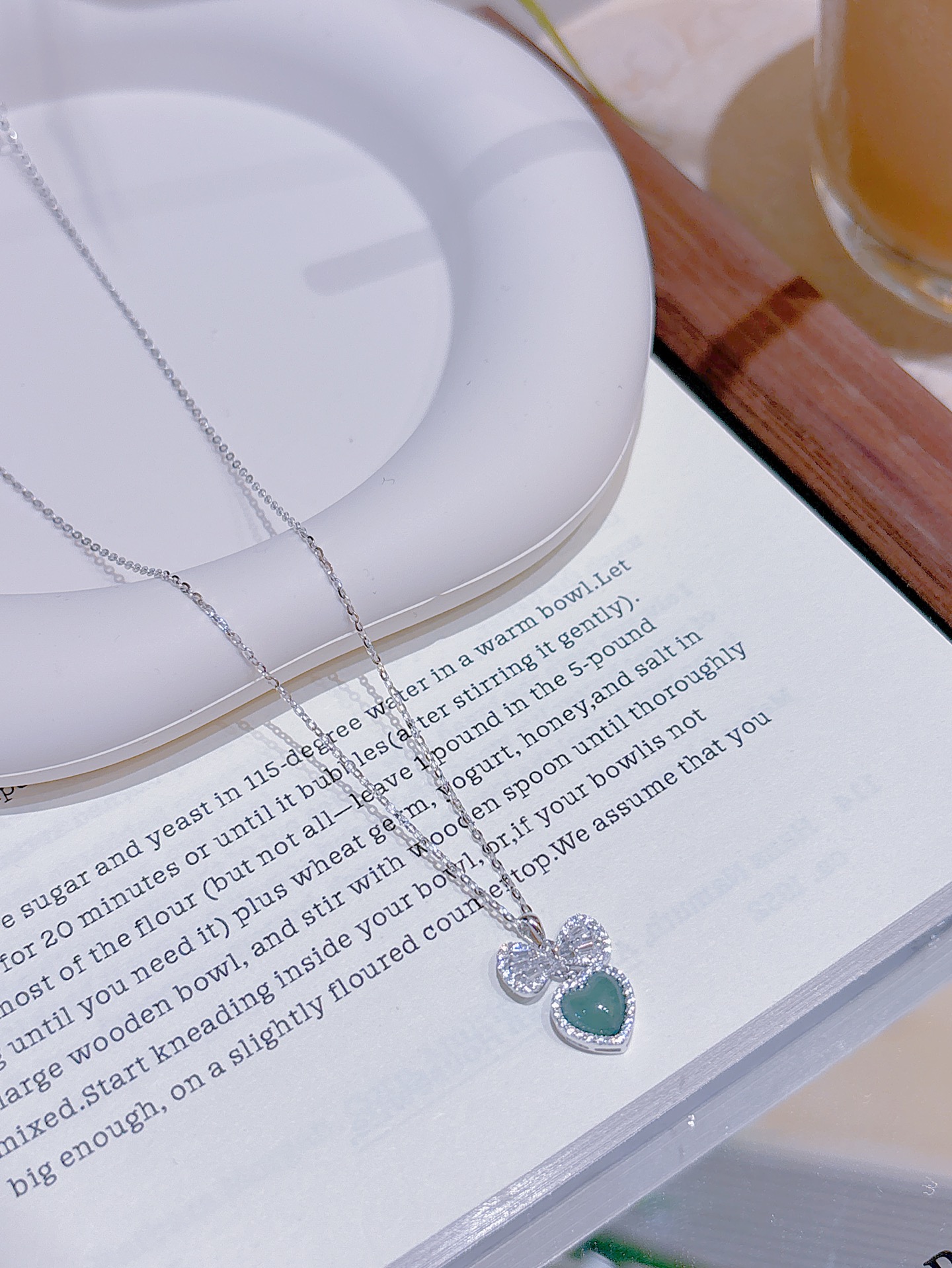 High Polish Silver Jadeite Necklace Fashion Proposal Gold