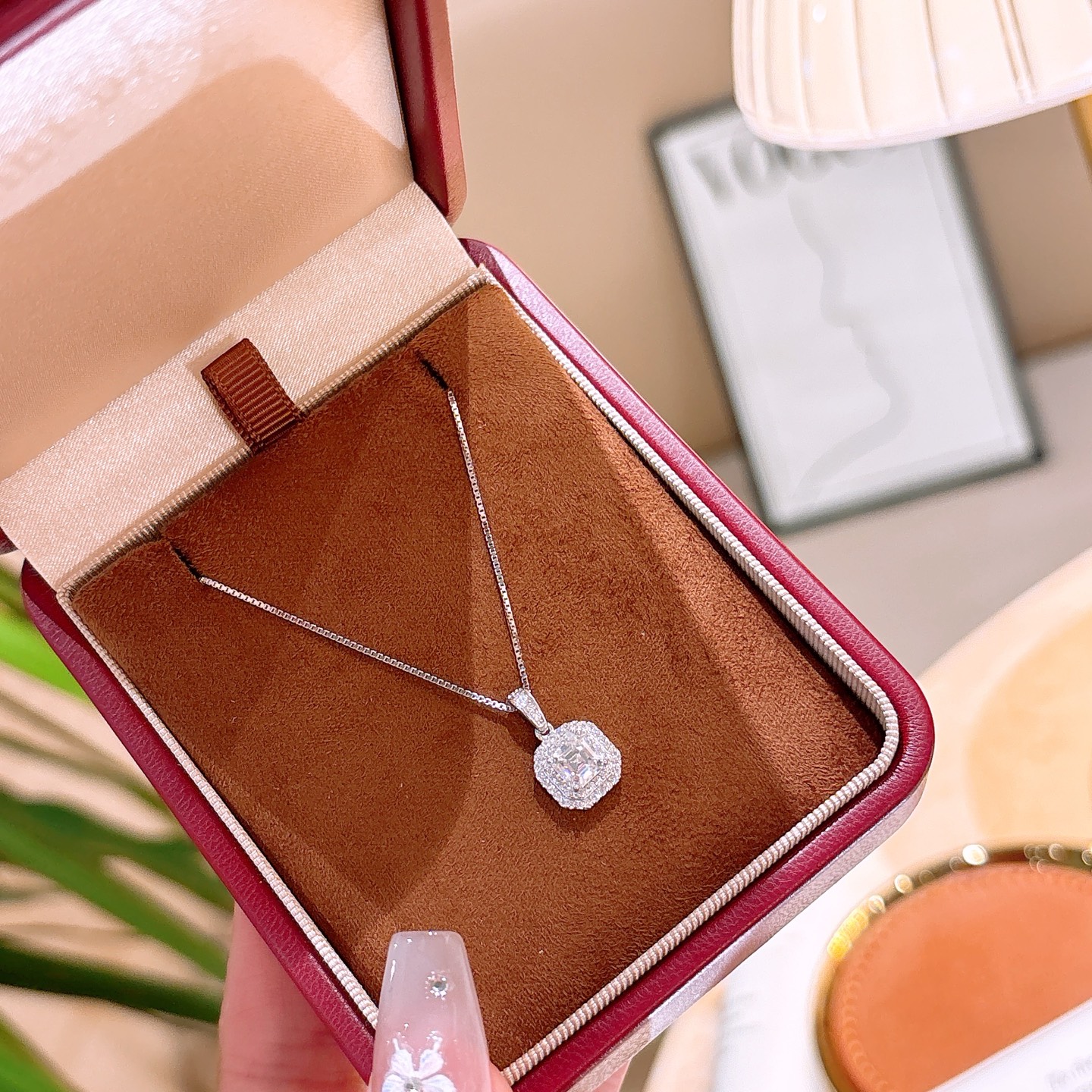 Low Allergy Silver Moissanite Necklace Sweet & Cool Housewarming