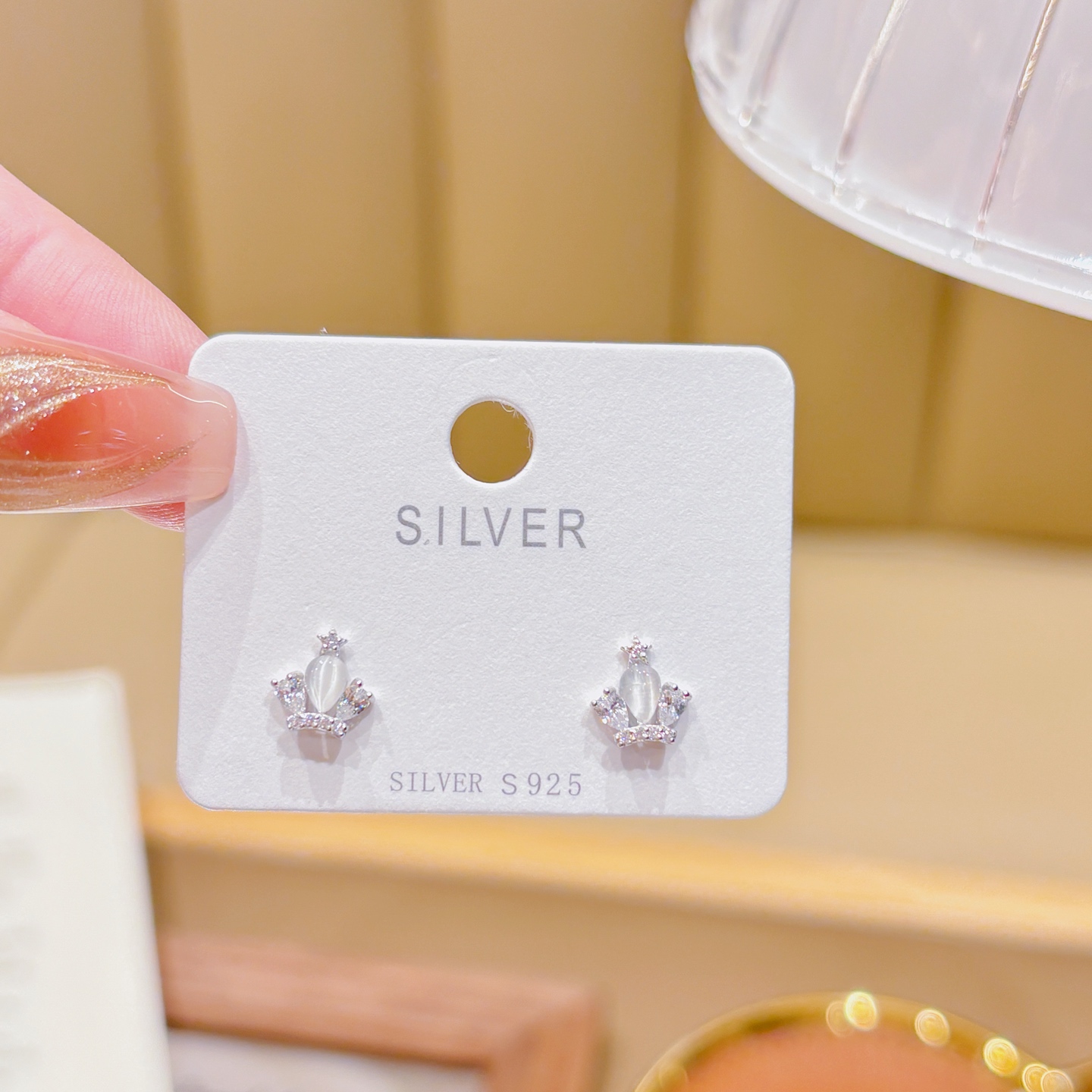 925 Silver Screw-back Studs Light Luxury Banquet Gold