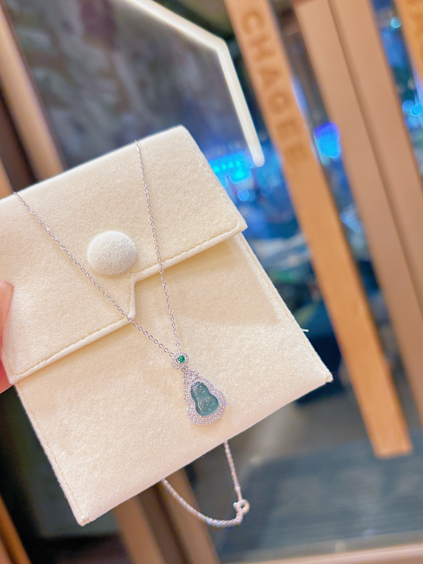 Fine Silver Jadeite Necklace Girly Party Gold