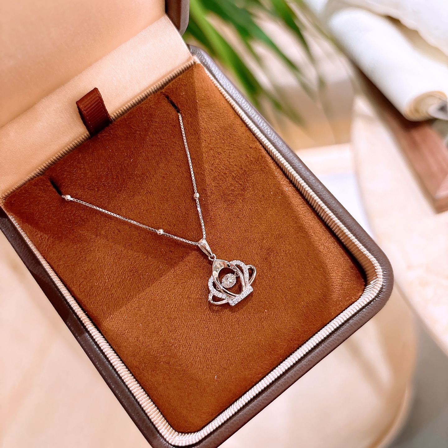 知性的ファインシルバーネックレスゴールド 新築祝い