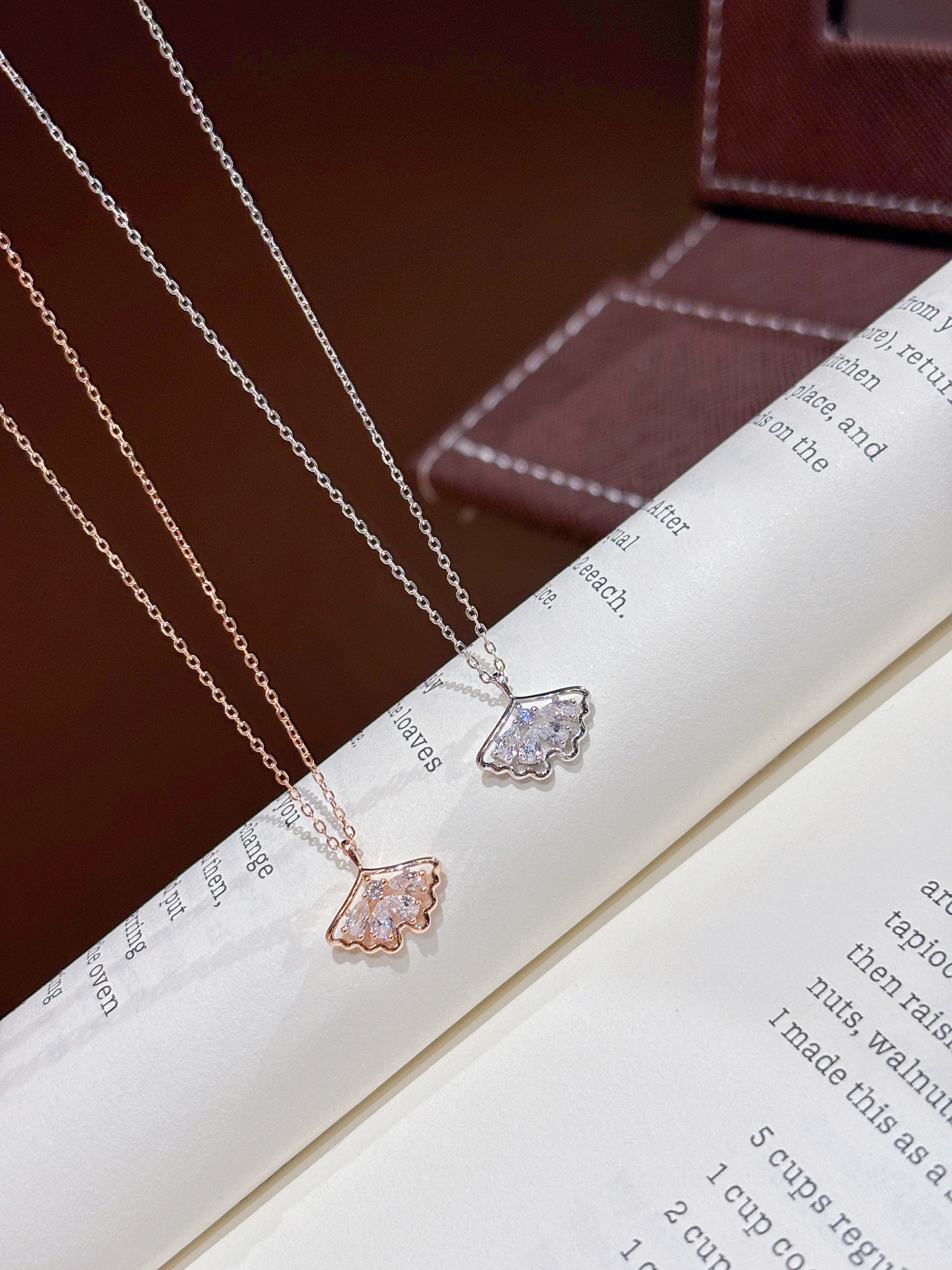 軽やか低アレルギー銀ネックレスゴールド 年次パーティー