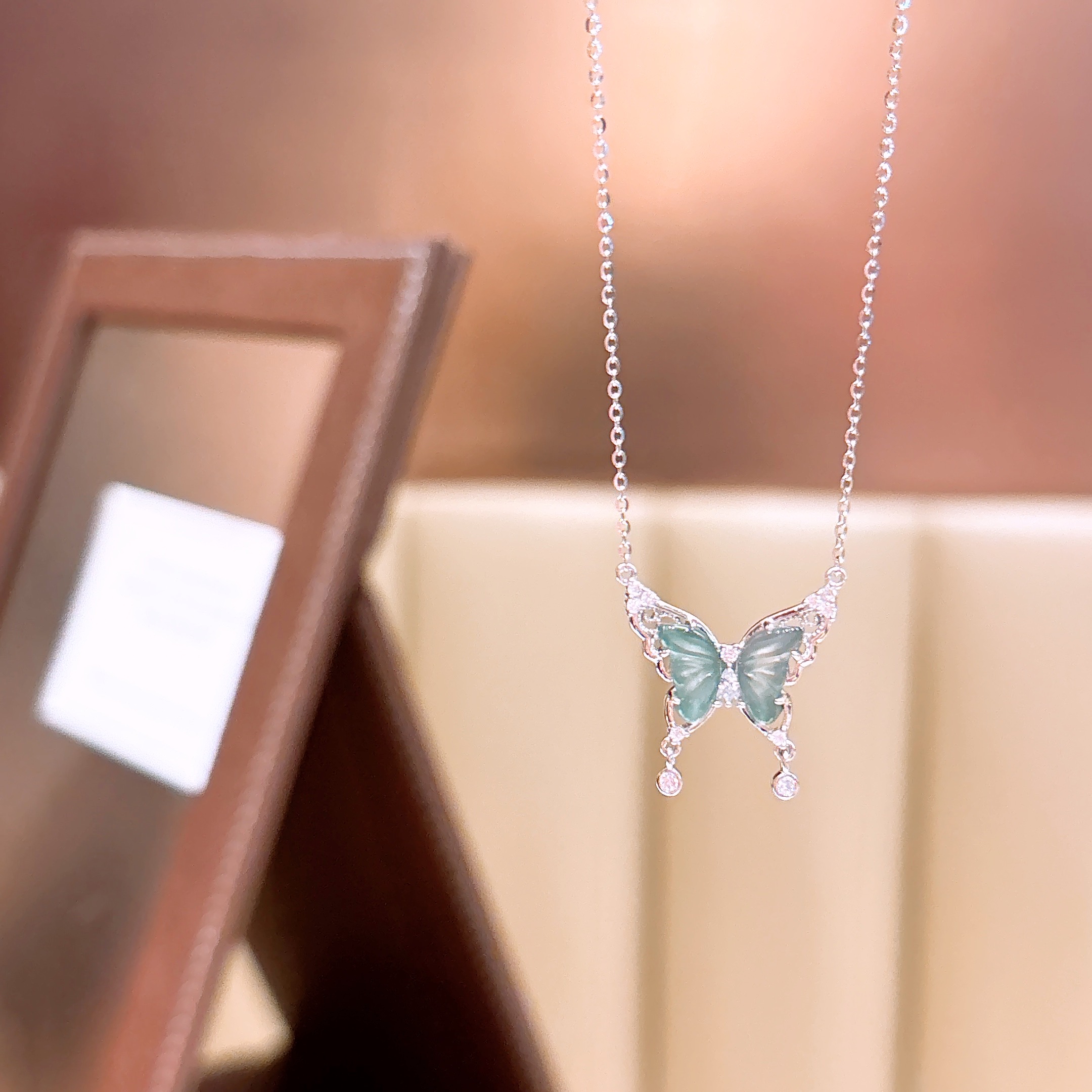 Low Allergy Silver Jadeite Necklace Playful Wedding Favor Silver