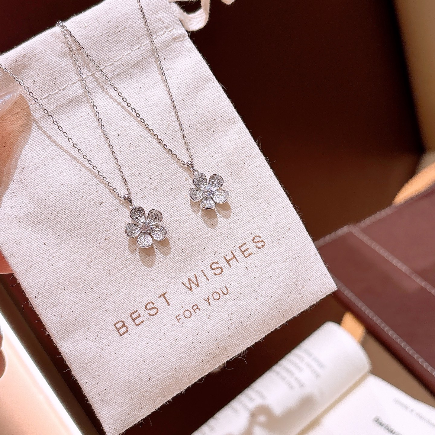 Hypoallergenic Silver Necklace Elegant Housewarming Gold