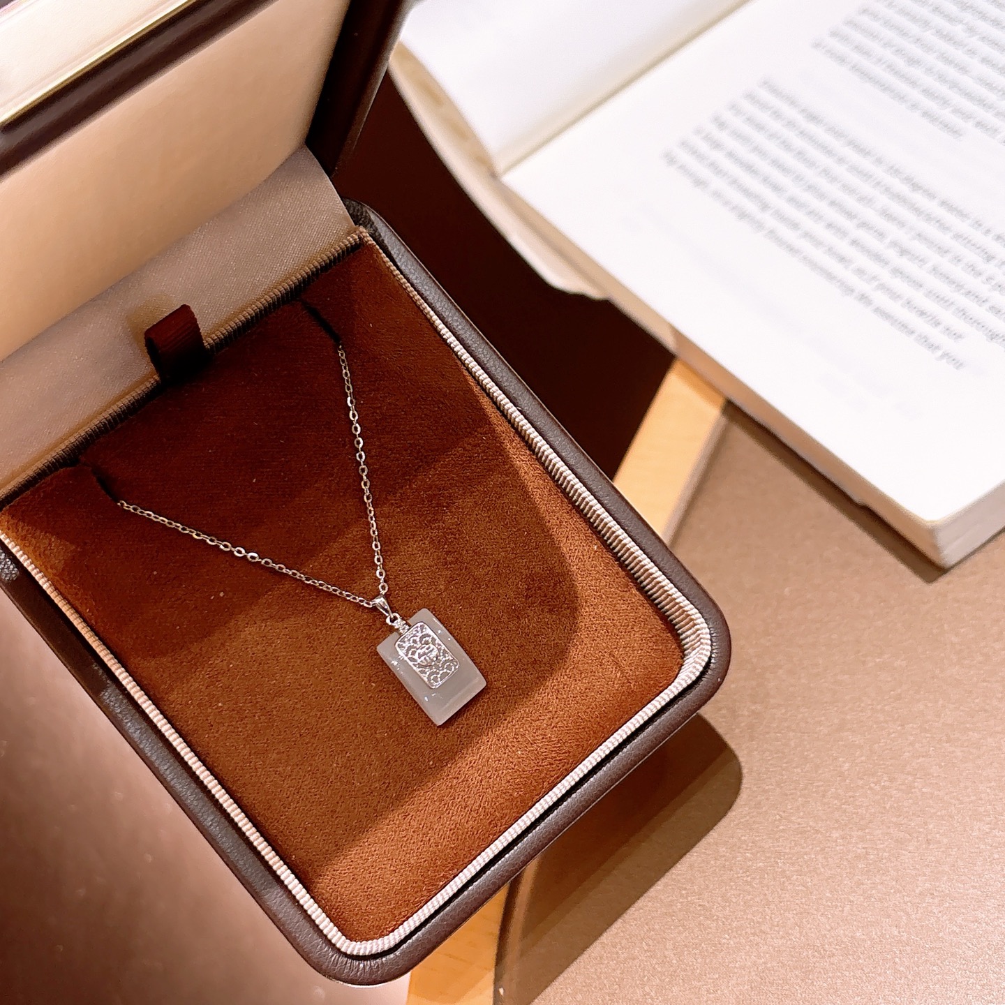 Hypoallergenic Silver Hetian Jade Necklace Chic Housewarming Silver