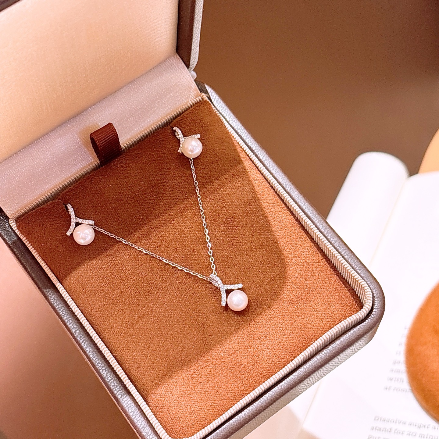 知性的高品質シルバーイヤリング＆ネックレスセットゴールド 告白