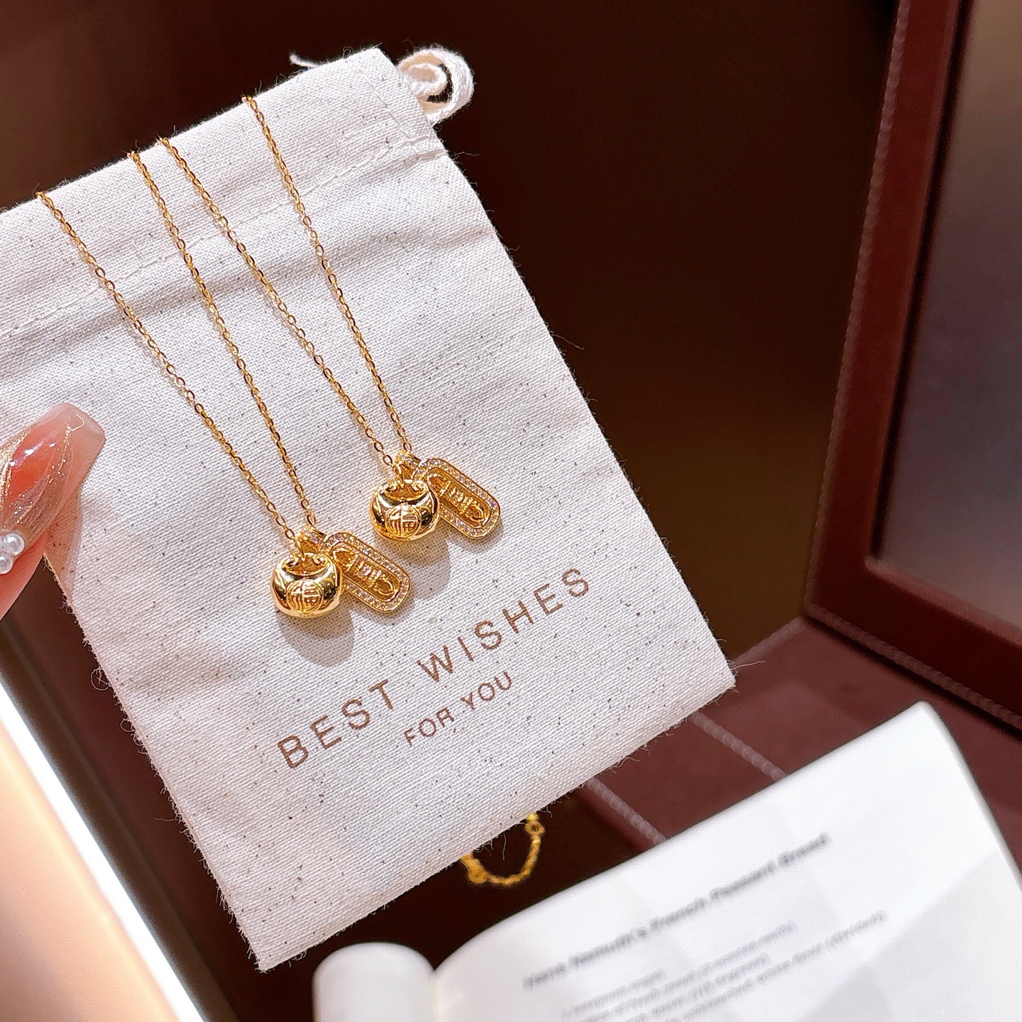 ラグジュアリーアレルギー対応シルバーネックレスゴールド 母の日