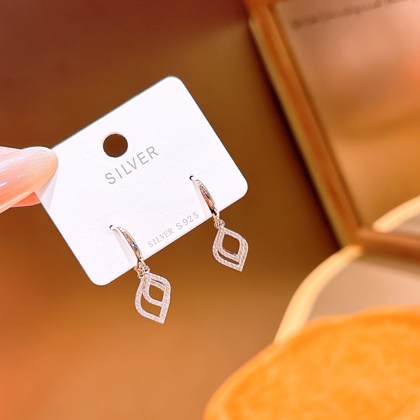 知性的ファインシルバードロップ＆スレッドイヤリングゴールド 年次パーティー