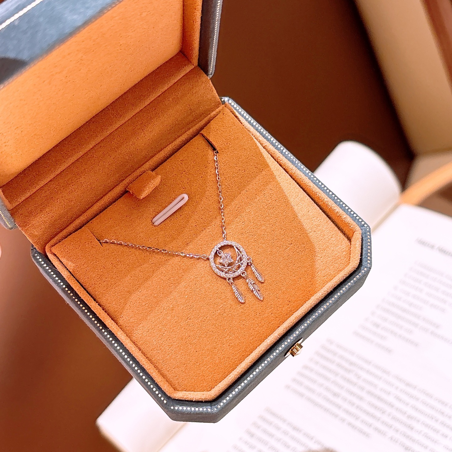 Hypoallergenic Silver Moissanite Necklace Romantic Wedding Registration