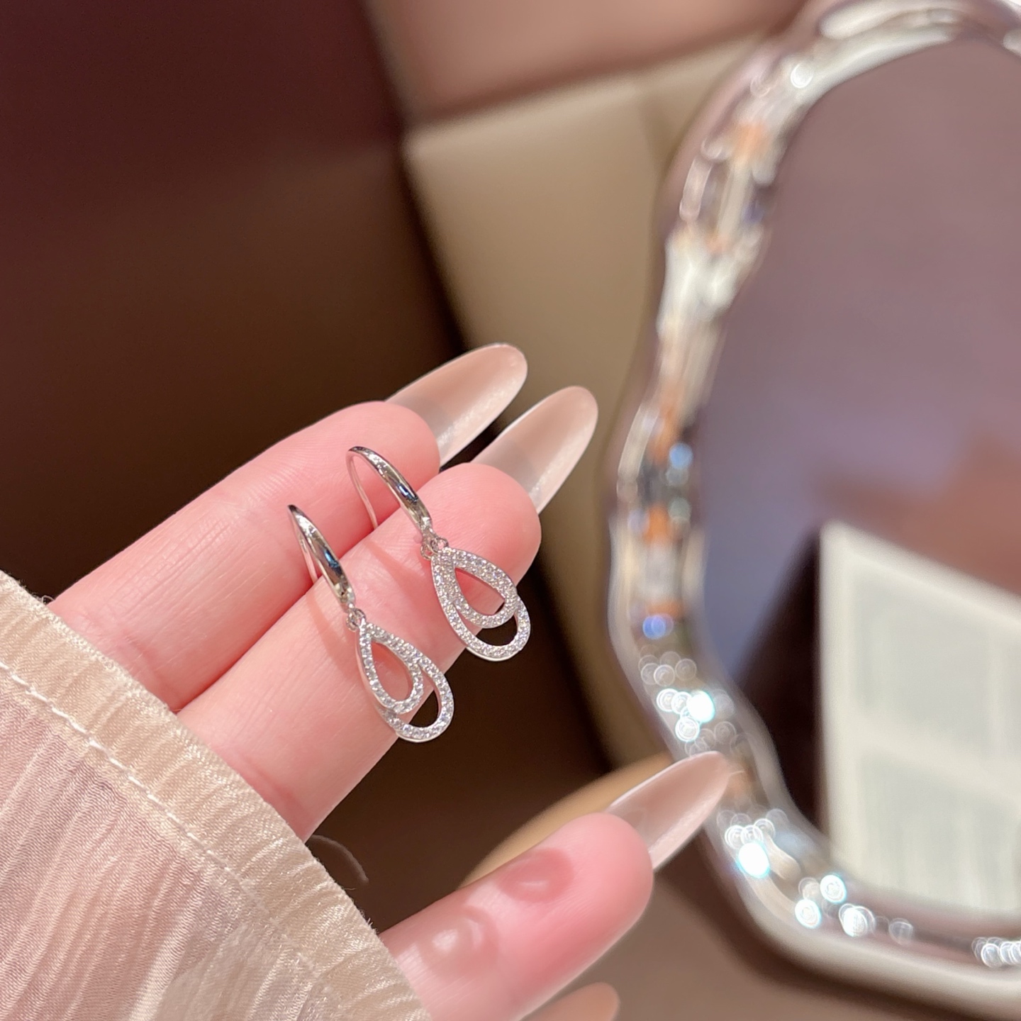 アーティスティックファインシルバードロップ＆スレッドイヤリングゴールド 職場