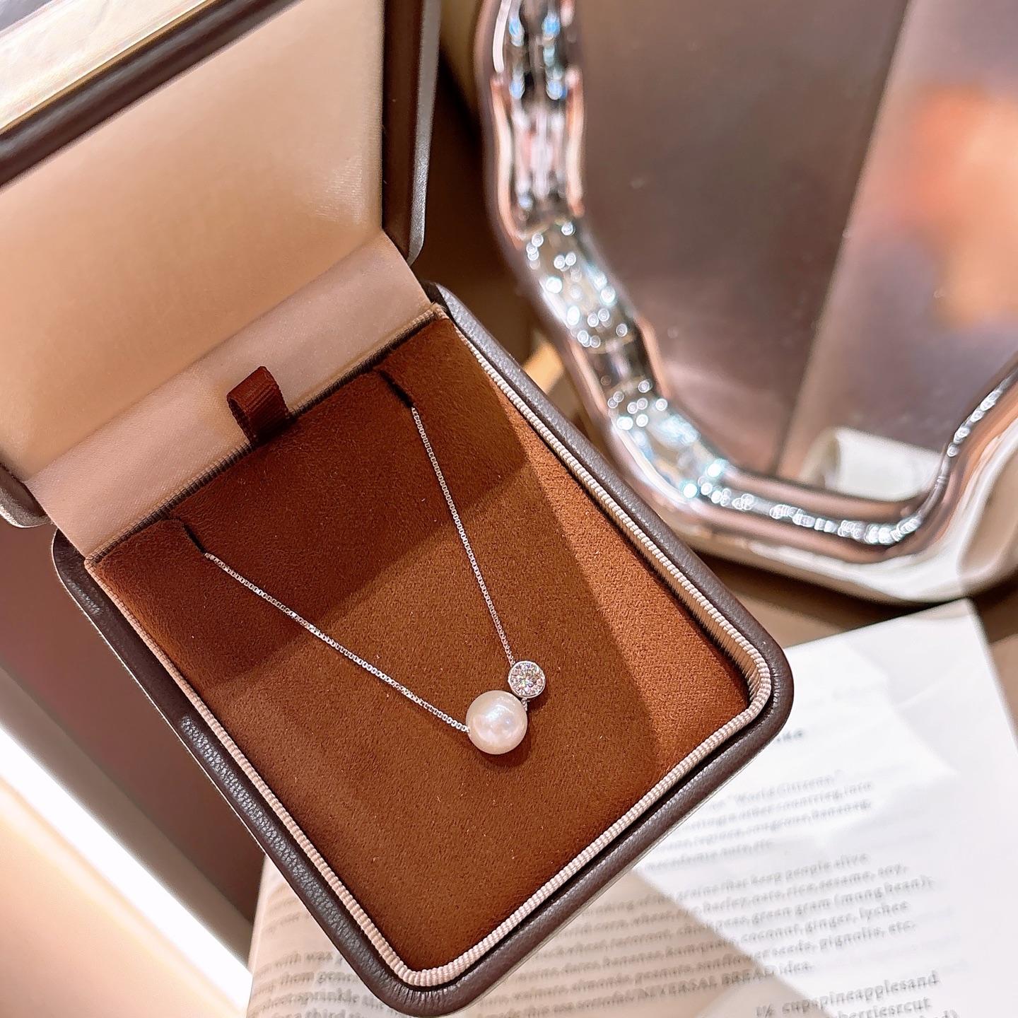 ミニマリストアレルギー対応シルバーモアッサナイトネックレスゴールド 先生の日