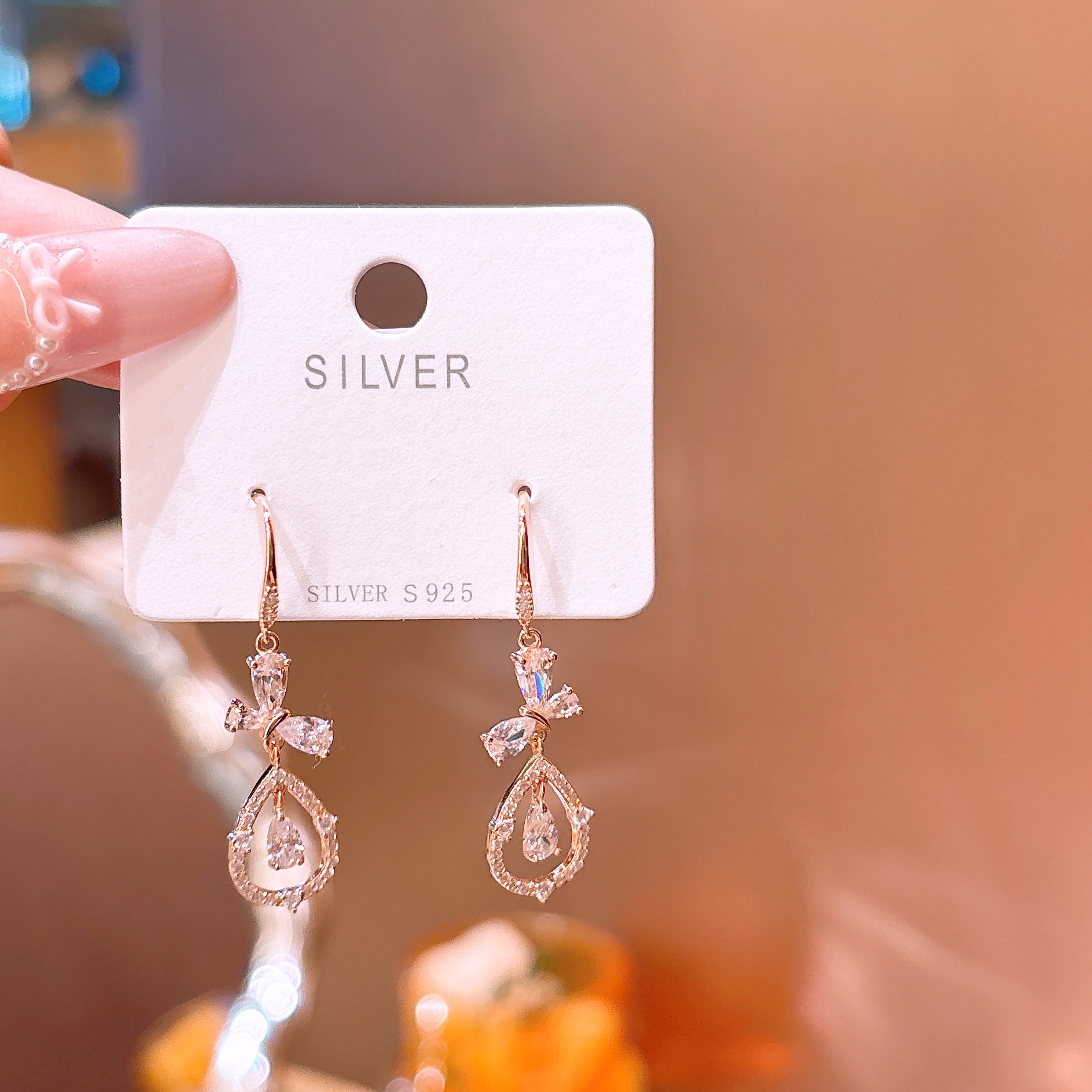 知性的アレルギー対応シルバードロップ＆スレッドイヤリングゴールド 自分へのご褒美