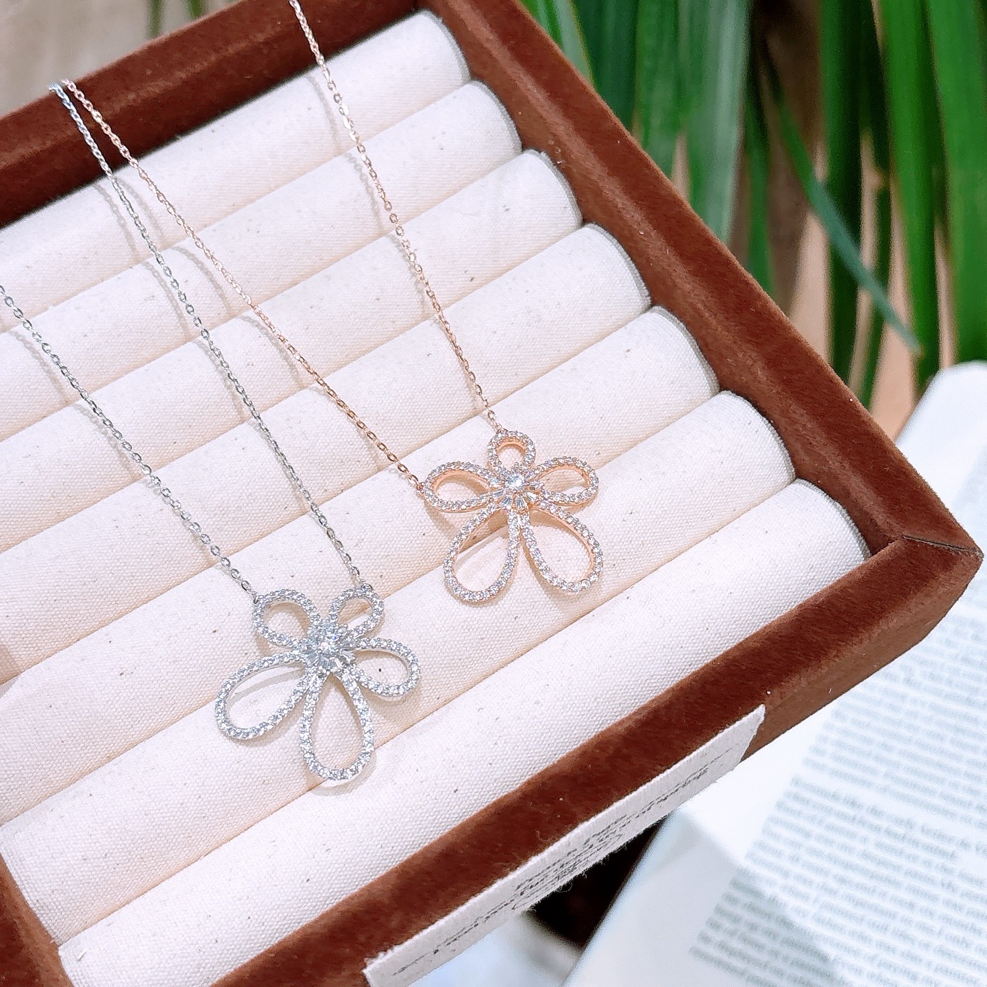 幻想的ファインシルバーネックレスゴールド デート