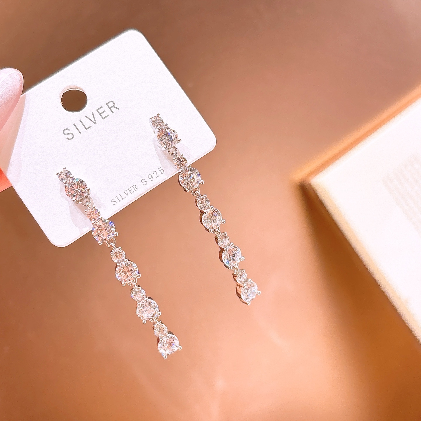 知性的アレルギー対応シルバーイヤリングゴールド 親友へのプレゼント