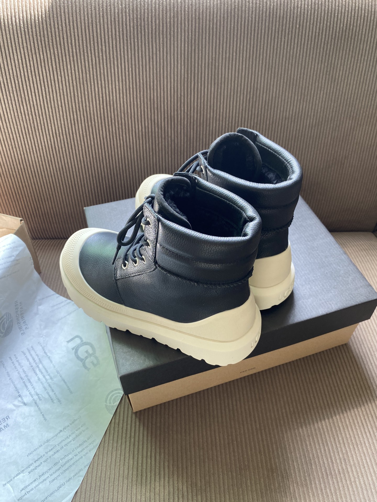 ，男款+10，情侣系列ugg顶级品质鞋面：牛皮内里：羊毛码数:35一45