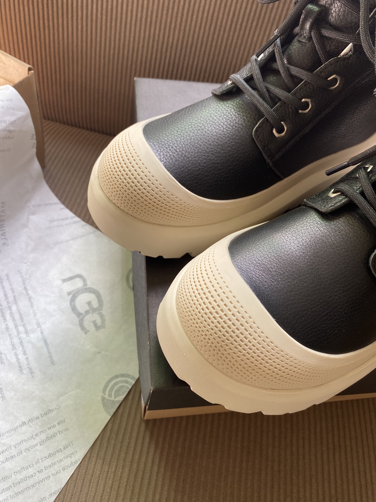 ，男款+10，情侣系列ugg顶级品质鞋面：牛皮内里：羊毛码数:35一45