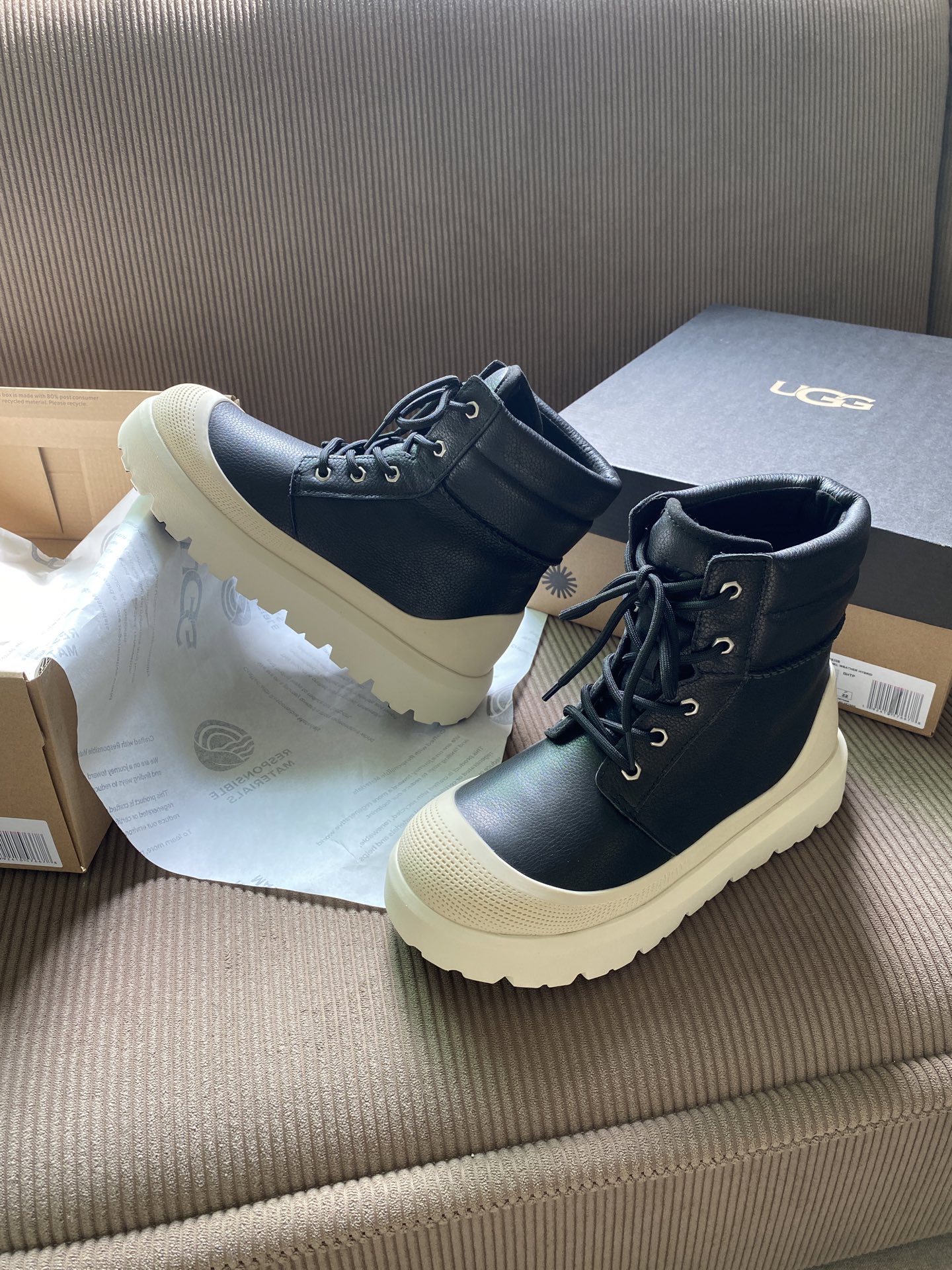 ，男款+10，情侣系列ugg顶级品质鞋面：牛皮内里：羊毛码数:35一45
