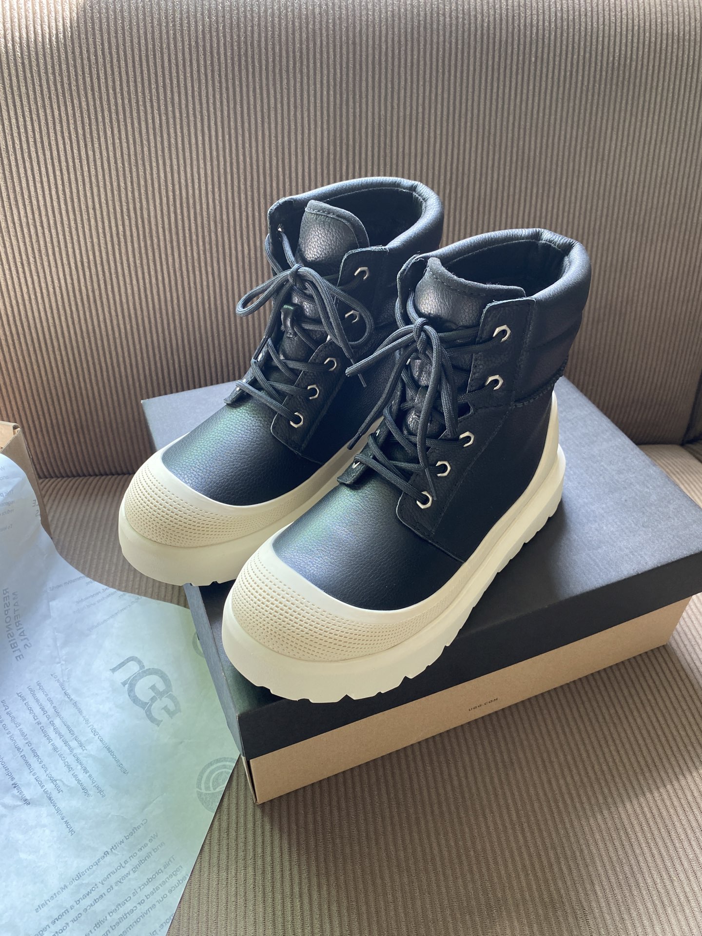 ，男款+10，情侣系列ugg顶级品质鞋面：牛皮内里：羊毛码数:35一45