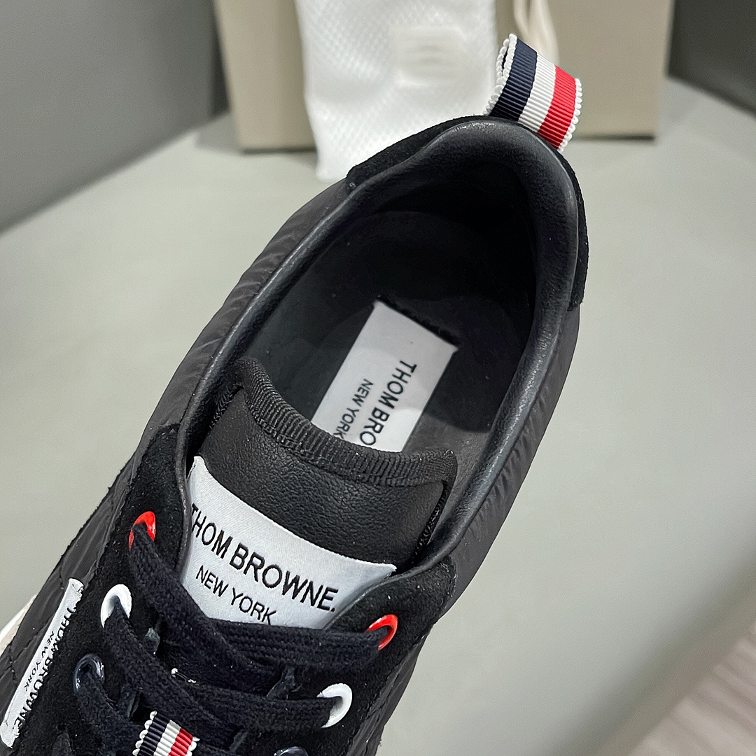 THOM BROWNE Black Oxen Velvet Morning Shoes Review: Early Fall Series, Detailed Black Weave – P888 - 图片 6