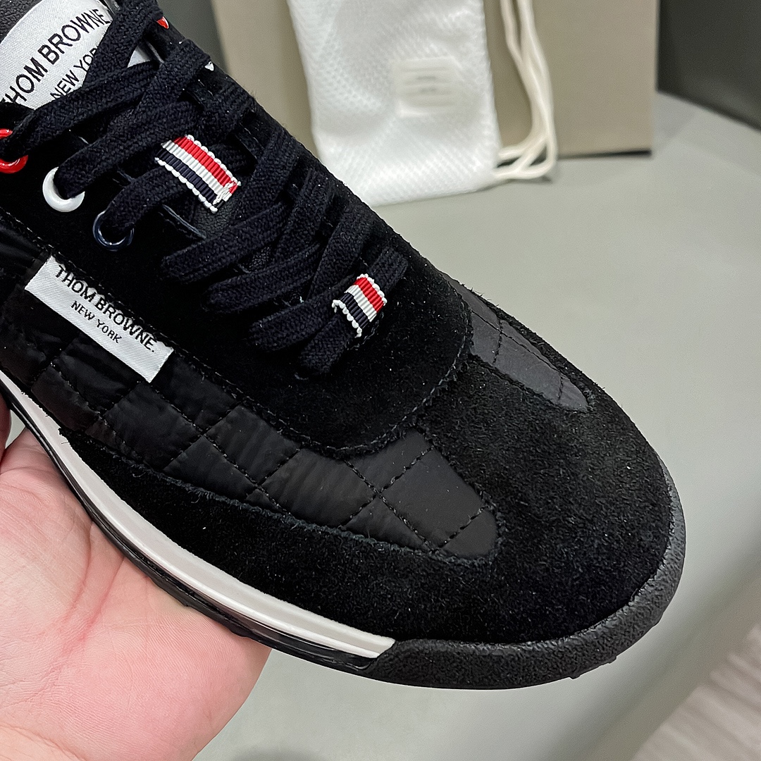 THOM BROWNE Black Oxen Velvet Morning Shoes Review: Early Fall Series, Detailed Black Weave – P888 - 图片 4
