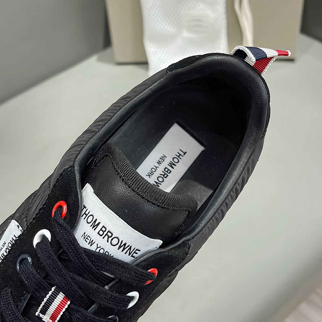 THOM BROWNE Black Oxen Velvet Morning Shoes Review: Early Fall Series, Detailed Black Weave – P888 - 图片 5