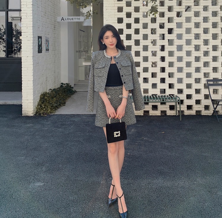 NO:568237,Jacket, skirt, Sel*-Portrai* new season series, synchronized with the official website, original one-to-one high-end customization, gray herringbone round neck long-sleeved coat, A-line skirt suit, one color, three sizes SML (jacket S, bust 88CM, length 43CM, short skirt S, waist 66CM, skirt length 40CM, long skirt S, waist 66CM, skirt length 85CM, etc., skirts, jackets & coats, alexander wang19860909外套 半裙Sel*-Portrai* 新一季系列 官网同步 原版一比一高端定制 灰色人字圆领长袖外套A字短裙套装 一色三码SML（外套S胸围88CM 衣长43CM 短半裙S腰围66CM 裙长40CM 长半裙S腰围66CM 裙长85CM 以此类推,,skirts,jackets & coats,alexander wang,Women's clothing