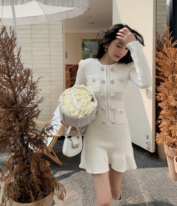NO:609639,Self-Portrait new season series, official website synchronization, original one-to-one high-end customization, rich lady, off-white, sweet fragrance, knitted dress, short skirt, one color and three sizes SML (S bust 84CM, waist 64CM, hip 84CM, length 81CM and so on),,skirts,alexander wang19860909Self-Portrait 新一季系列 官网同步 原版一比一高端定制 千金名媛 米白色 甜美小香风 针织连衣裙 短裙 一色三码SML（S胸围84CM 腰围64CM 臀围84CM 衣长81CM以此类推）,,skirts,alexander wang,Women's clothing