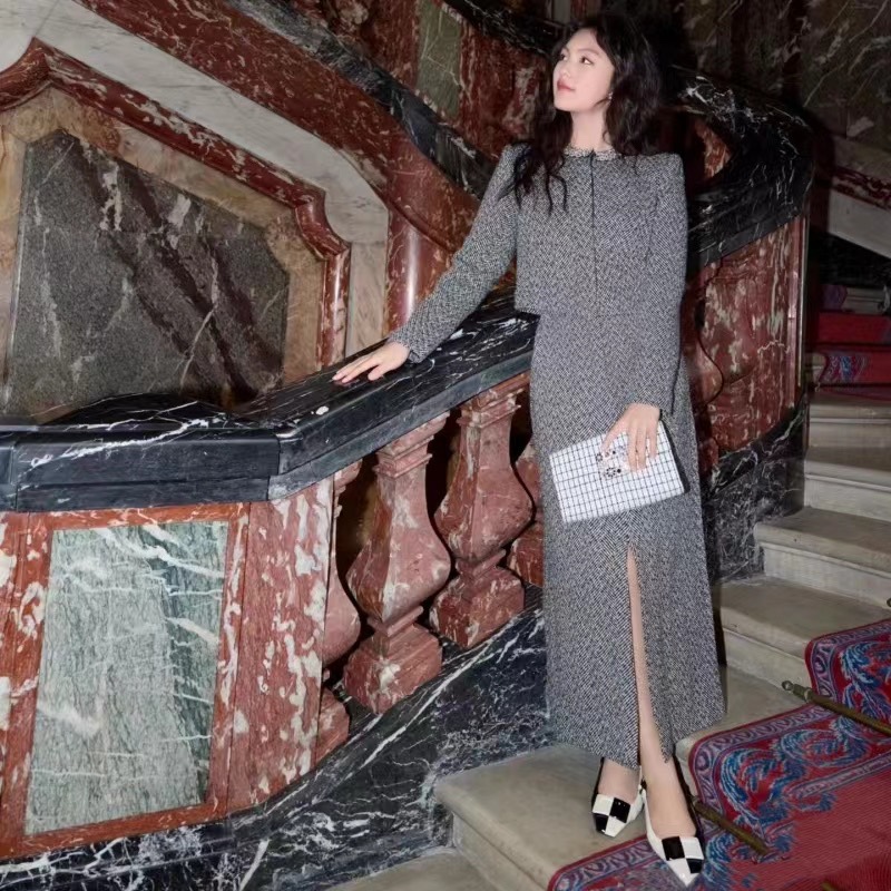 NO:605312,Jacket, long skirt, Sel*-Portrai* new season series, synchronized with the official website, original one-to-one high-end customization, gray herringbone round neck long-sleeved coat, A-line skirt suit, one color and three sizes SML (jacket S bust 88CM, length 43CM, short skirt S waist 66CM, skirt length 40CM, long skirt S waist 66CM, skirt length 85CM and so on, skirts, jackets & coats, alexander  wang19860909外套 半裙长半裙Sel*-Portrai* 新一季系列 官网同步 原版一比一高端定制 灰色人字圆领长袖外套A字短裙套装 一色三码SML（外套S胸围88CM 衣长43CM 短半裙S腰围66CM 裙长40CM 长半裙S腰围66CM 裙长85CM 以此类推,,skirts,jackets & coats,alexander wang,Women's clothing