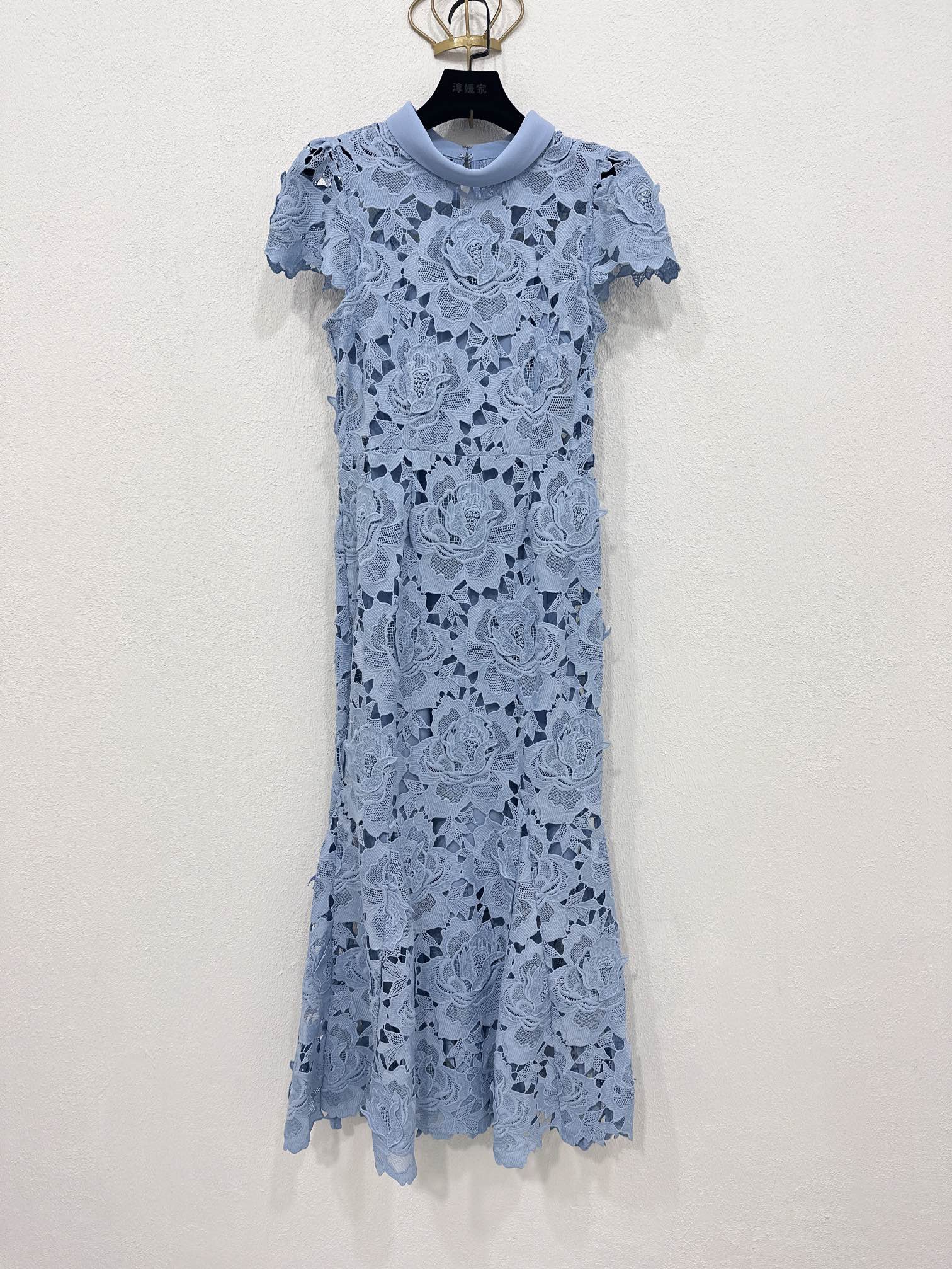 NO:327868,Self-Portrait New Season Series Official Website Synchronization Original one-to-one high-end custom 25 early spring new product 3D three-dimensional weight Lace sexy hollow blue slim long fishtail dress One-color four-code SMLXL (125CM length, suitable for bust 84CM waist 68CM and so on), skirts, alexander wang19860909Self-Portrait 新一季系列 官网同步 原版一比一高端定制25早春新品 3D立体重磅 蕾丝性感镂空 蓝色修身长款 鱼尾连衣裙 一色四码SMLXL（衣长125CM 胸围84CM内合适 腰围68CM 以此类推）,,skirts,alexander wang,Women's clothing