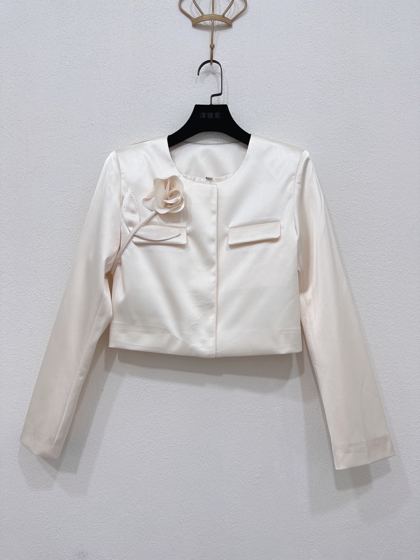 NO:566099,Self-Portrait new season series, official website synchronization, original one-to-one high-end customization, new spring and summer satin new Chinese style, long-sleeved jacket, sleeveless dress, half-length skirt, fashionable three-piece suit, one color and three sizes SML (jacket S bust 86CM, length 43CM, skirt S waist 66CM, skirt length 79CM, sleeveless dress S, suitable for bust 84CM, waist 78CM  Skirt length is 82CM and so on) (manual measurement error of 1~3CM is normal), skirts, jackets & coats, alexander wang19860909Self-Portrait 新一季系列 官网同步 原版一比一高端定制 春夏新品缎面新中式 长袖外套无袖连衣裙半身长裙 时尚三件套装 一色三码SML（外套S胸围86CM 衣长43CM半裙S腰围66CM 裙长79CM 无袖连衣裙S胸围84CM内合适 腰围78CM 裙长82CM以此类推）（手工测量1～3CM误差正常）外,,skirts,jackets & coats,alexander wang,Women's clothing