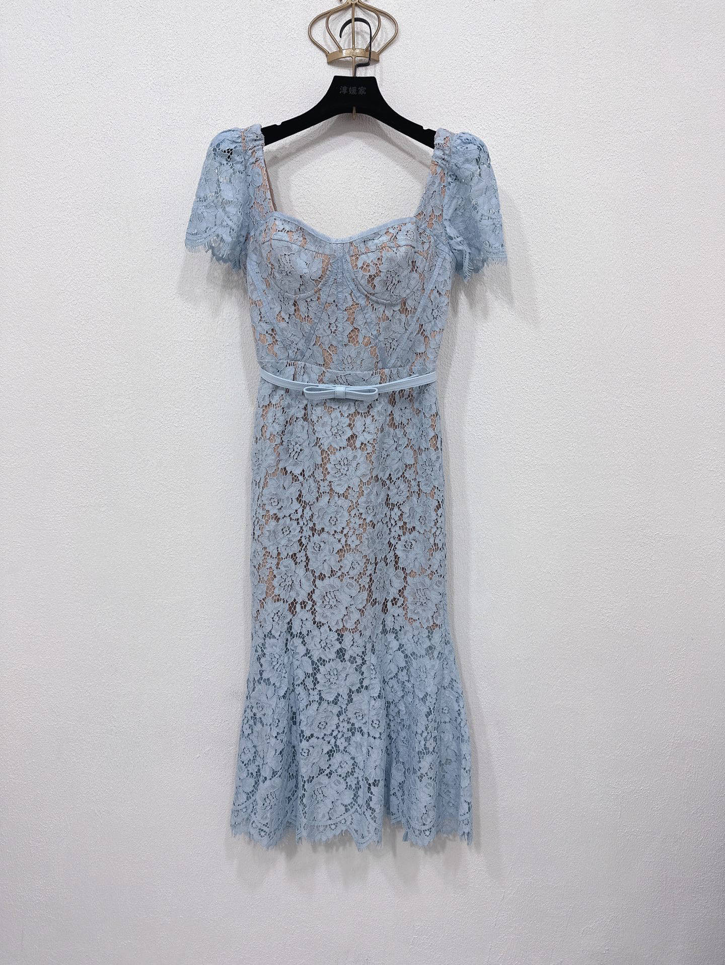 NO:622075,Self-Portrait new season series, official website synchronization, original one-to-one high-end customization, sexy square neck, feminine blue, eyelash lace, high waist and slim fit, fishtail long dress evening dress (belt included) two colors and four sizes SMLXL blue white (S skirt length 121CM, bust 84CM suitable, waist 67CM and so on,, skirts, alexander wang19860909Self-Portrait 新一季系列 官网同步 原版一比一高端定制 性感方领 女人味蓝色 睫毛蕾丝 高腰修身 鱼尾长款连衣裙晚礼服（送腰带）两色四码SMLXL 蓝色 白色（S裙长121CM 胸围84CM内合适 腰围67CM以此类,,skirts,alexander wang,Women's clothing